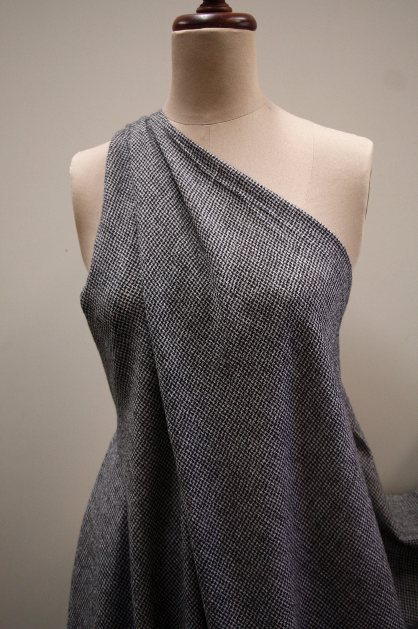Premium Black Check Gauze Fabric - Breathable & Soft for Medical Dressings, First Aid, Wound Care & DIY Crafts
