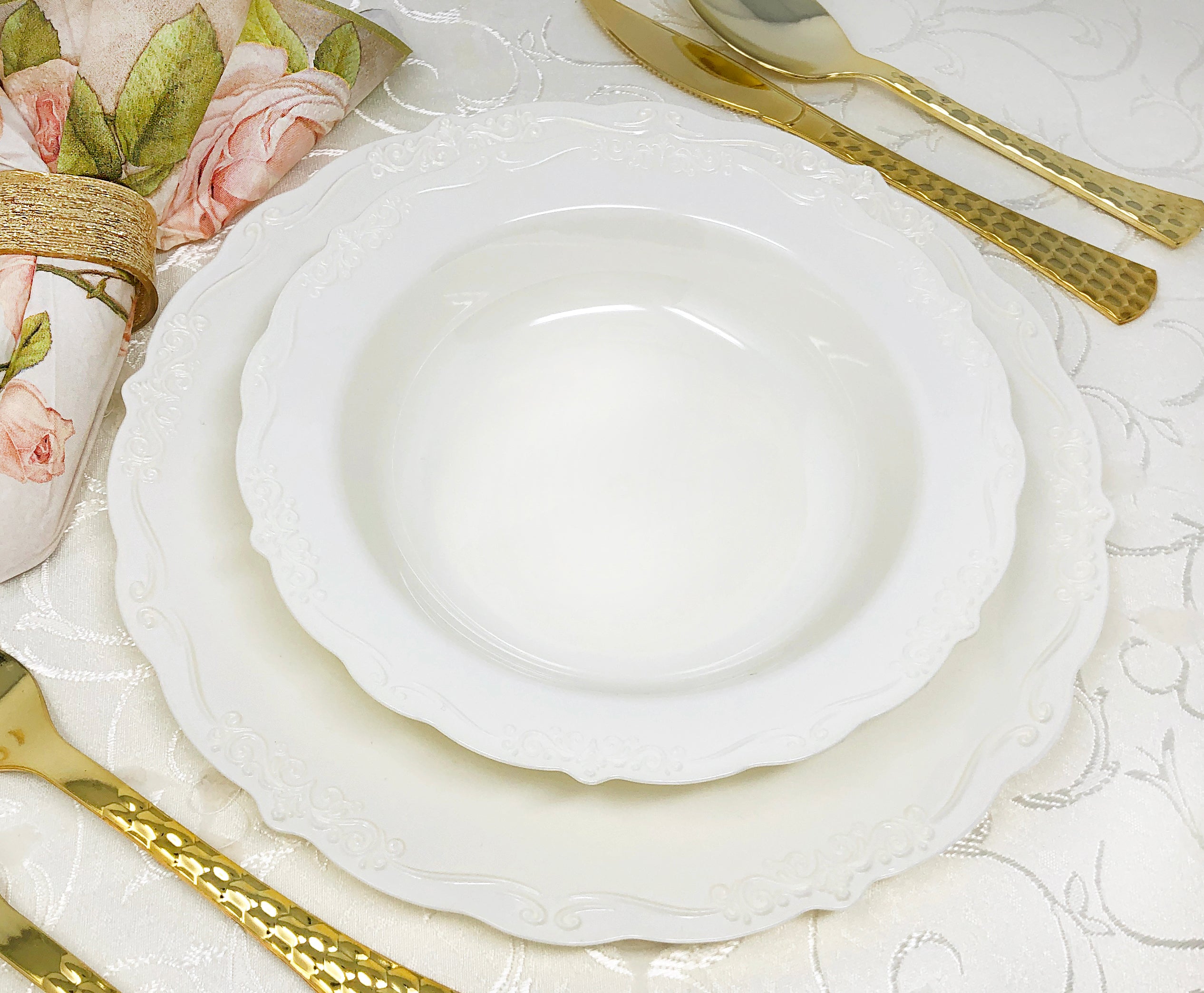 60-Piece Cream Round Plastic Dinnerware Set - Vintage Style for Parties, Picnics & Outdoor Dining - Durable Disposable Plates, Bowls & Cups