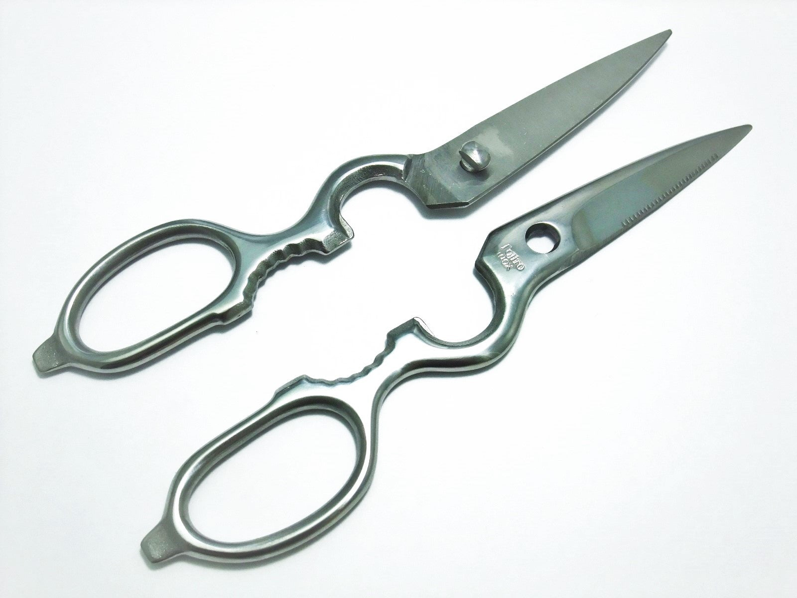 Tojiro Pro FK 843 Stainless Steel Kitchen Shears - Heavy Duty Separable Scissors for Cutting Meat, Poultry, Herbs & Vegetables | Dishwasher Safe Cooking Tool for Professional Chefs & Home Kitchens