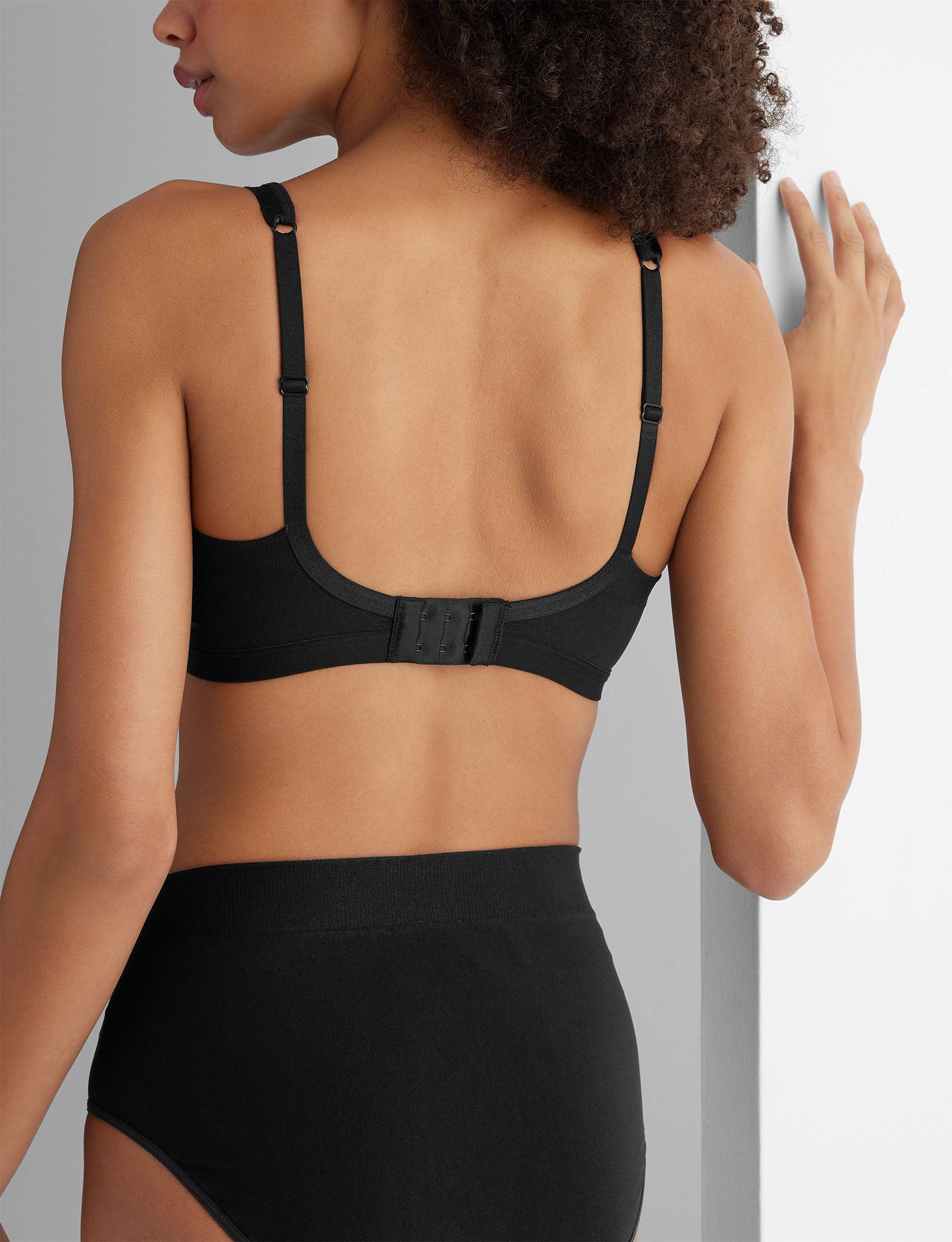 Ultimate Comfort Seamless Bra for Women - Wireless Support, Breathable Fabric - Perfect for Yoga, Workout & Everyday Wear
