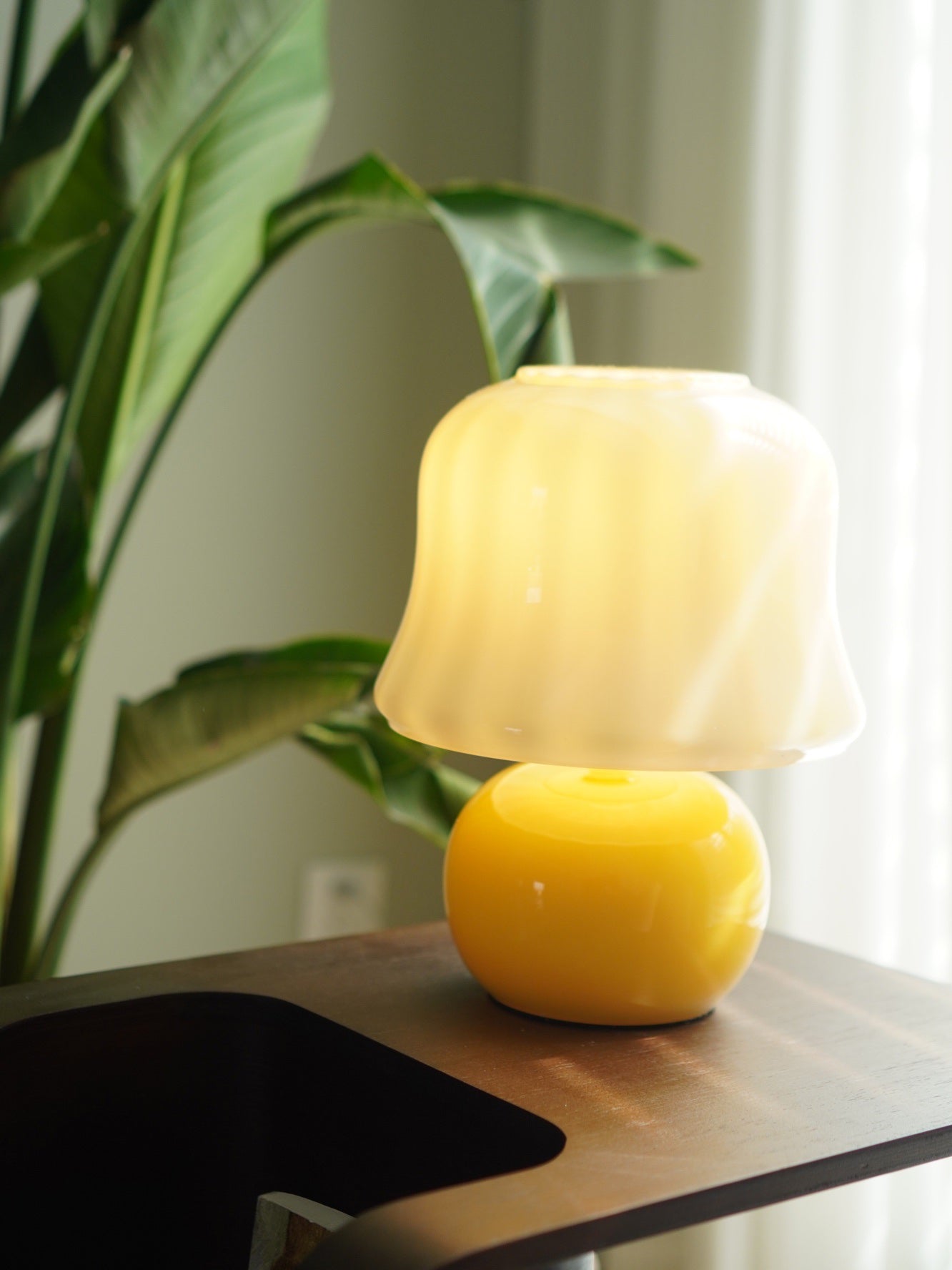 Creamy Mushroom Table Lamp - Soft Glow Night Light for Bedroom, Nursery, Living Room - Modern Decorative Lighting for Cozy Ambiance