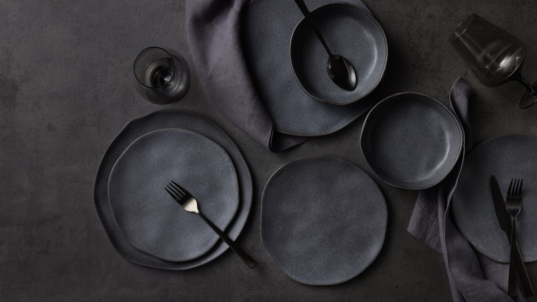 Premium Hekonda Stoneware Dinnerware Set - Elegant Gray Ceramic Plates & Bowls for Everyday Dining & Entertaining