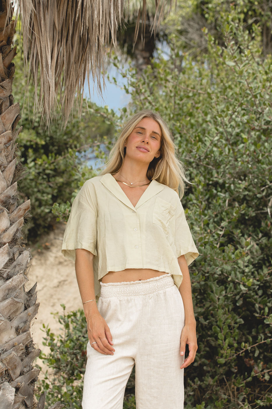 Zenni Women's Stylish Woven Button-Down Shirt - Casual & Office Wear - Perfect for Work, Dating & Everyday Outfits