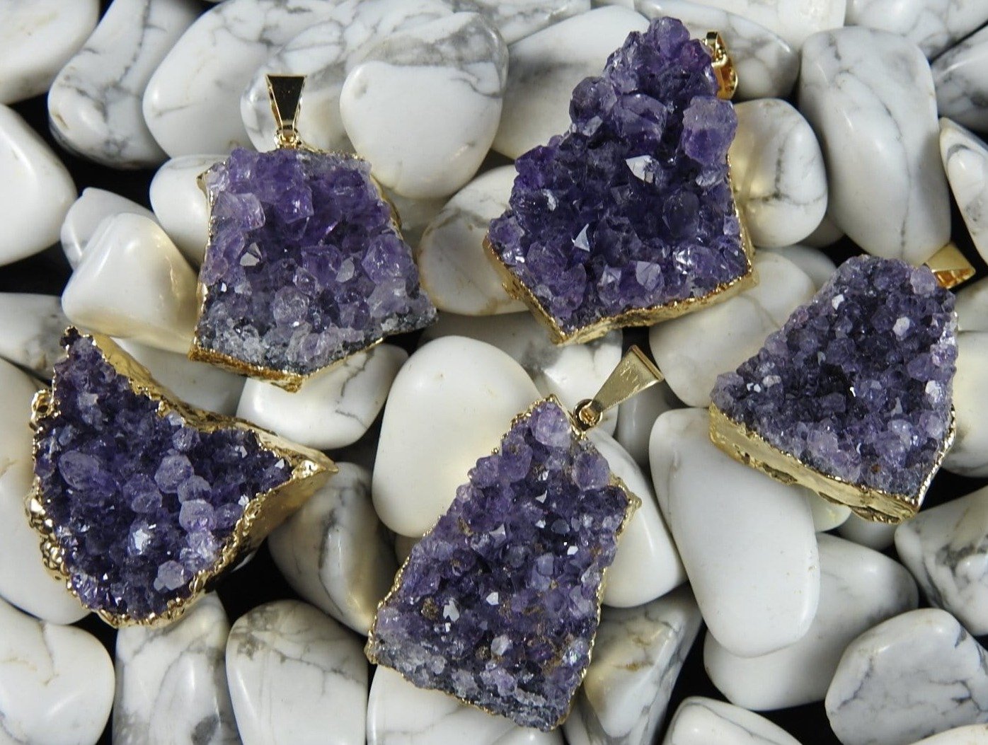 Natural Amethyst Crystal Cluster Pendant Necklace - Healing Stone Jewelry for Women - Perfect for Meditation, Energy Cleansing & Spiritual Gifts