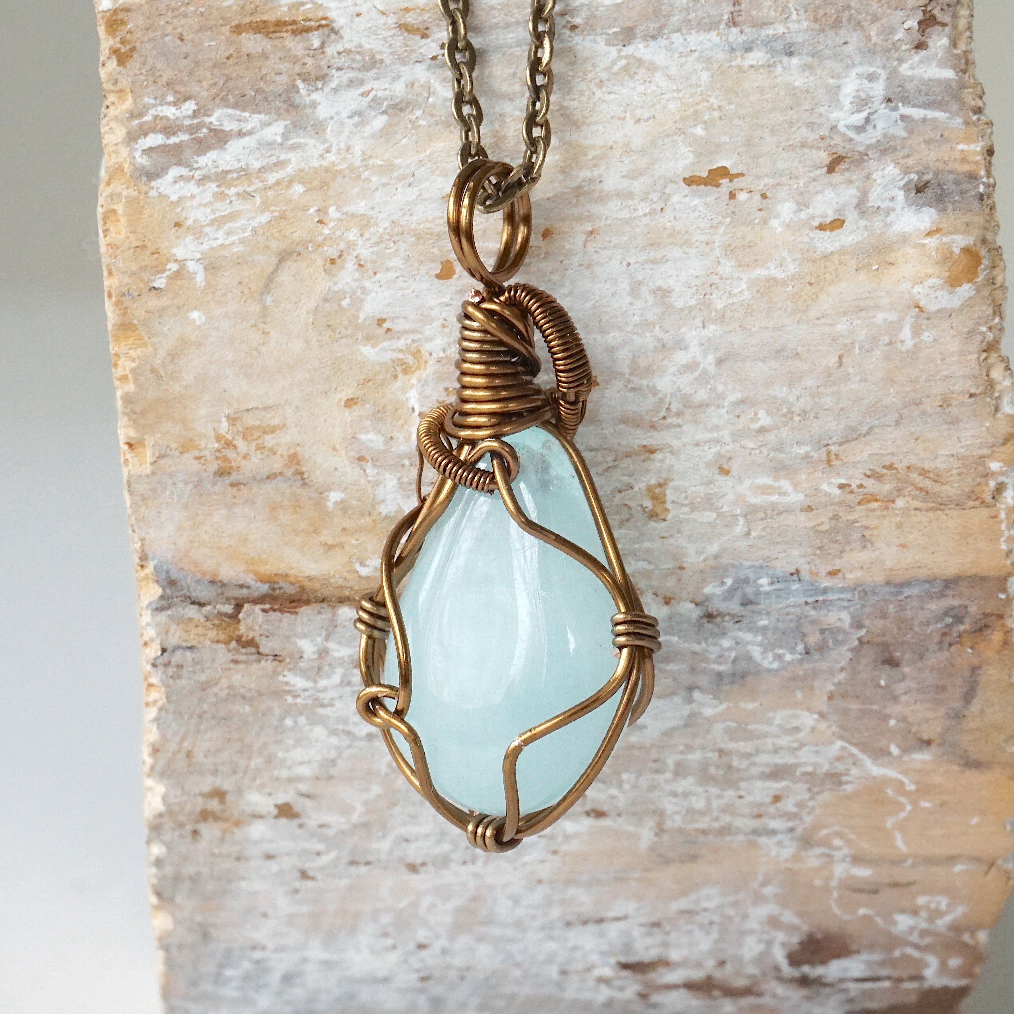 Natural Raw Aquamarine Crystal Pendant Necklace in Antique Bronze - Healing Stone Jewelry for Women, Spiritual Gift, Boho Chic Style Accessory for Meditation, Yoga & Everyday Wear