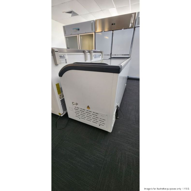 Thermaster ST545 QLD236 Chest Freezer with 2 Glass Sliding Lids & Castors - Premium Commercial/Home Freezer for Restaurants, Groceries & Bulk Food Storage
