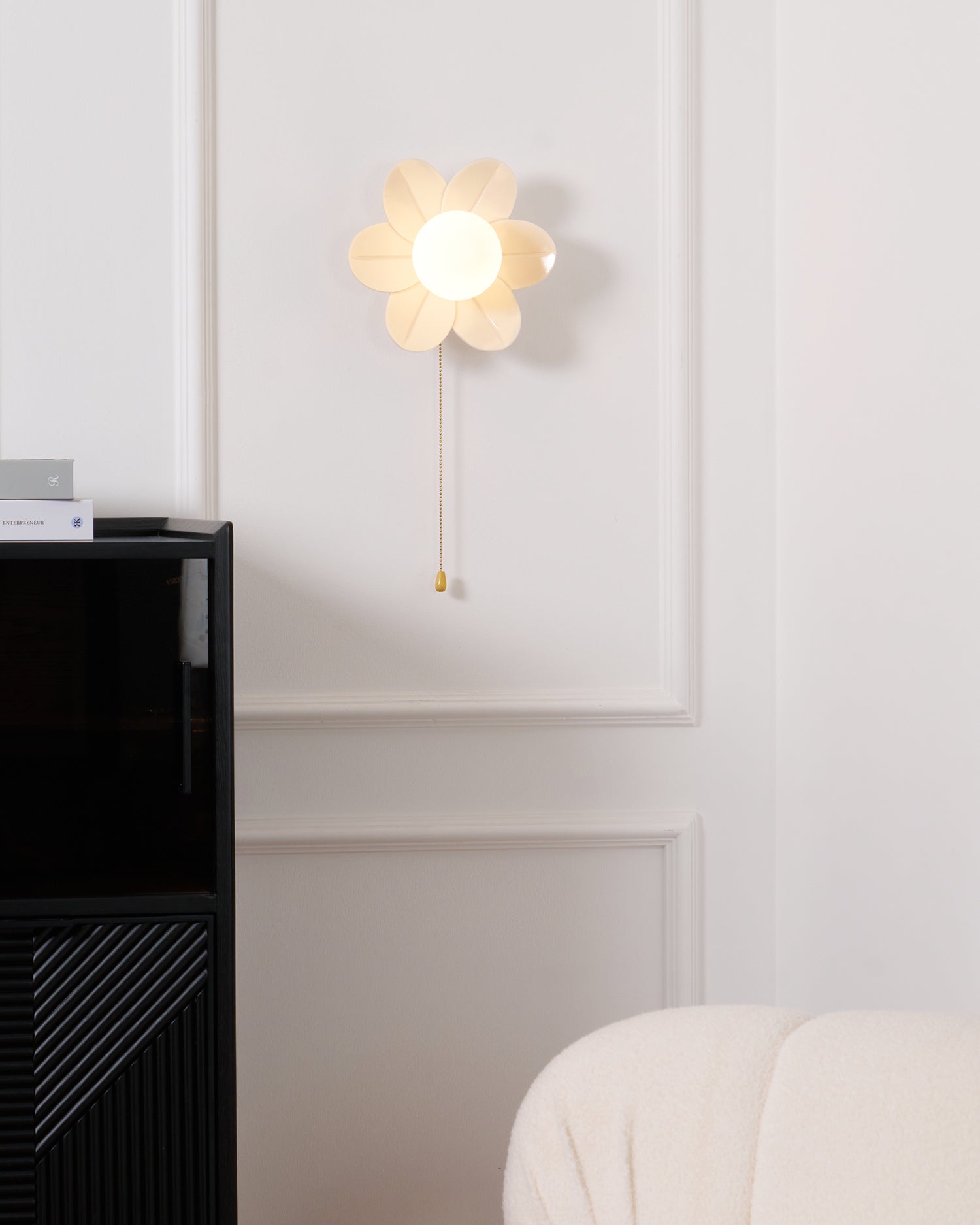 Flowers Wall Lamp - Elegant Floral LED Wall Light for Bedroom, Living Room, and Nursery Decor - Perfect for Home and Office Lighting