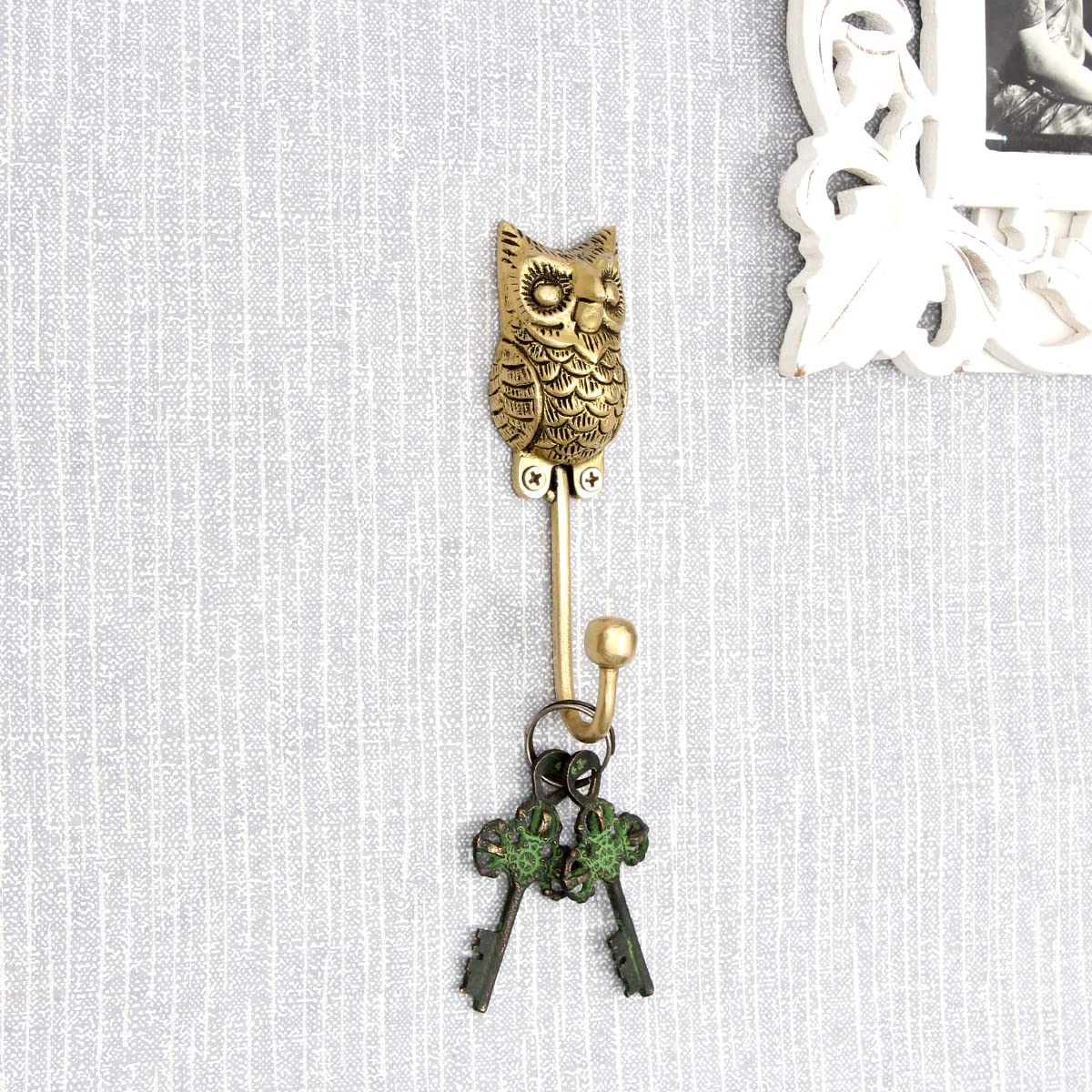 Vintage Brass Owl Wall Hooks - 1 Piece Kids Coat Rack for Boys & Girls Room Décor - Animal Shaped Key Holder, Purse Hanger & Backpack Hook - Gold Decorative Wall Mount for Coats, Bags & Accessories - Perfect for Bedroom, Nursery & Entryway Organization