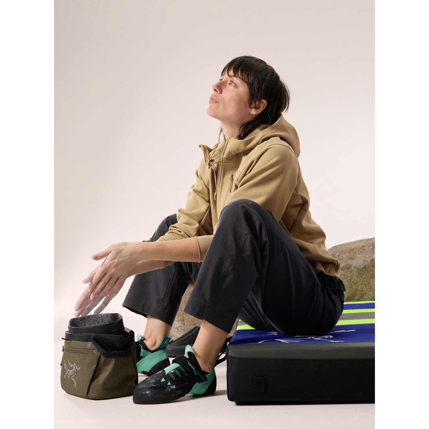 Arc'teryx Women's Aestas Pullover Hoody - Lightweight Summer Hiking & Outdoor Adventure Jacket for Travel & Camping