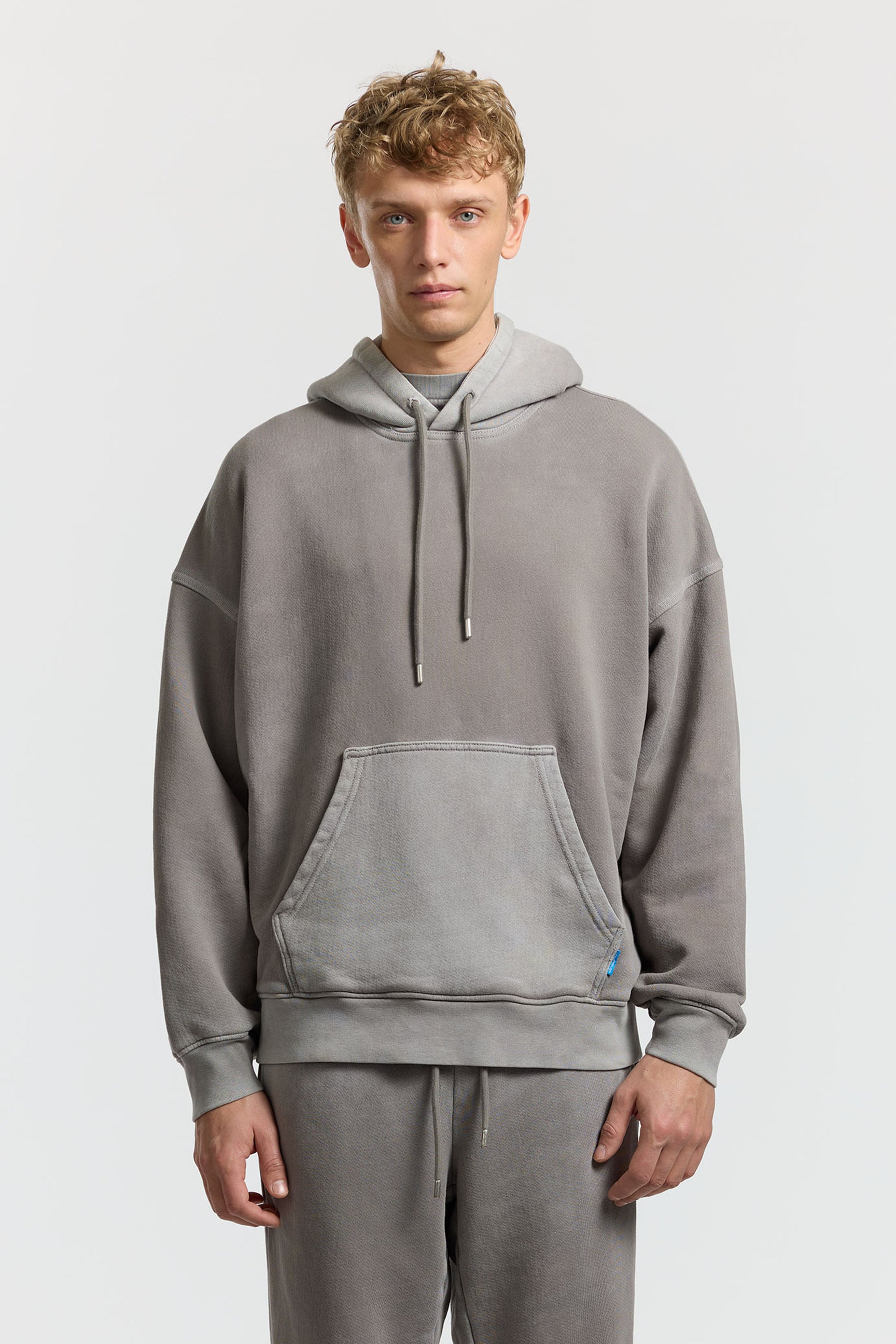 Vintage Boston Hoodie - Retro Cement Grey Pullover Sweatshirt for Men & Women | Casual Streetwear, Urban Fashion, and Winter Layering