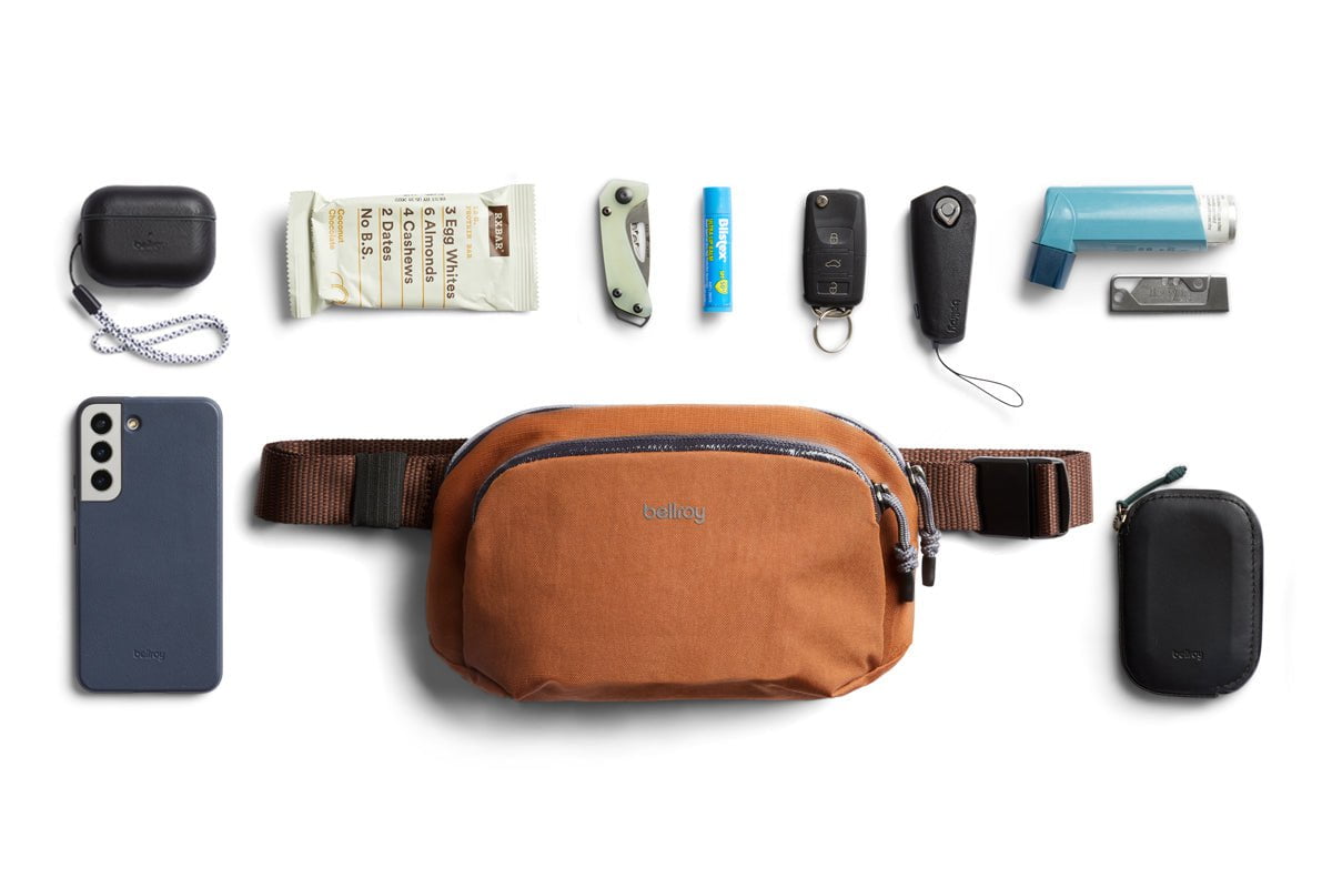 Bellroy Venture Hip Pack 1.5L - Water-Resistant Waist Bag for Travel, Hiking & Everyday Use - Compact Crossbody Fanny Pack with Adjustable Strap (Black)