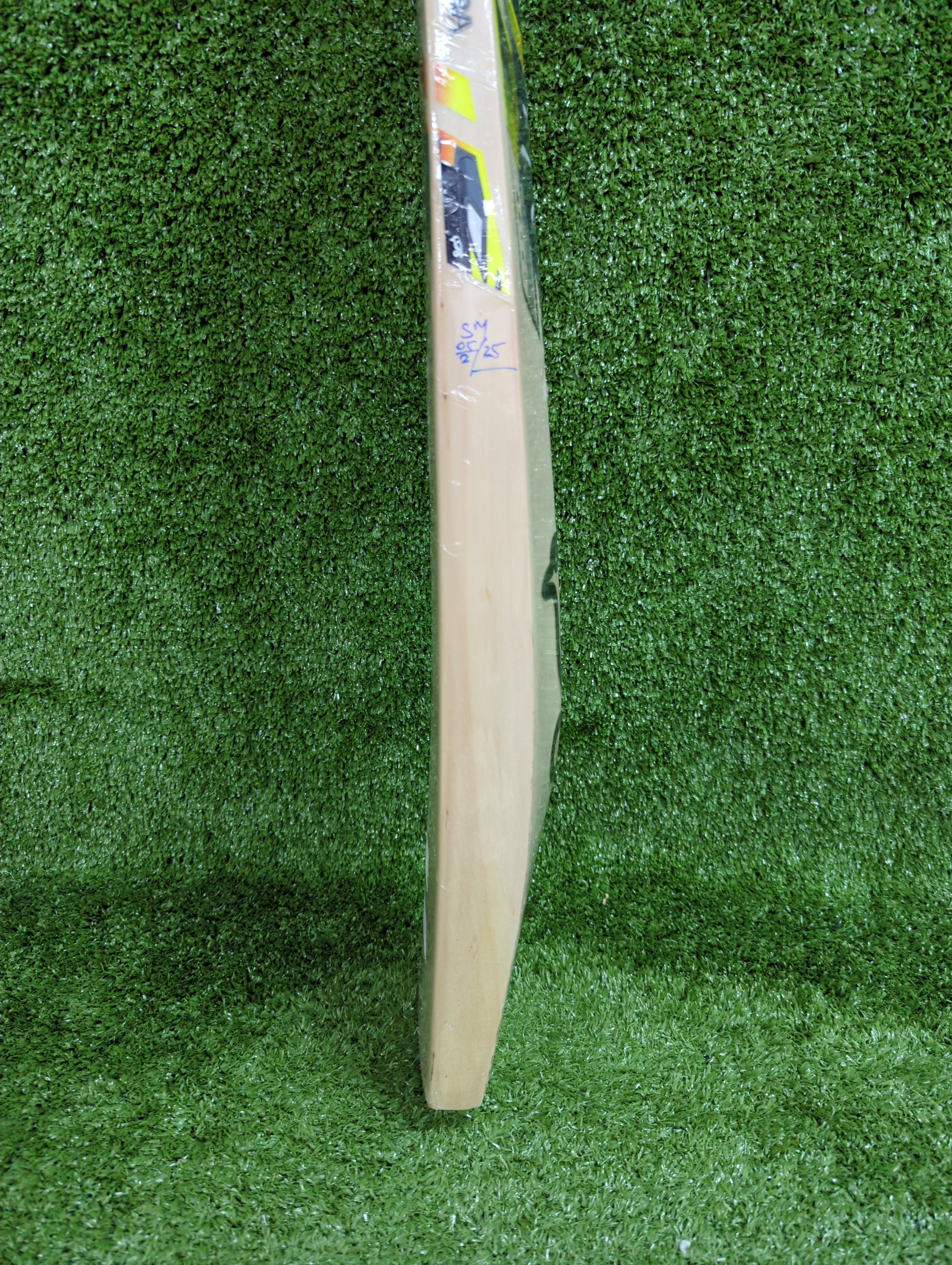 Kookaburra Beast Pro 2.0 English Willow Cricket Bat - Premium Professional Grade for Match Play | Perfect for Club Cricket & Tournament Games