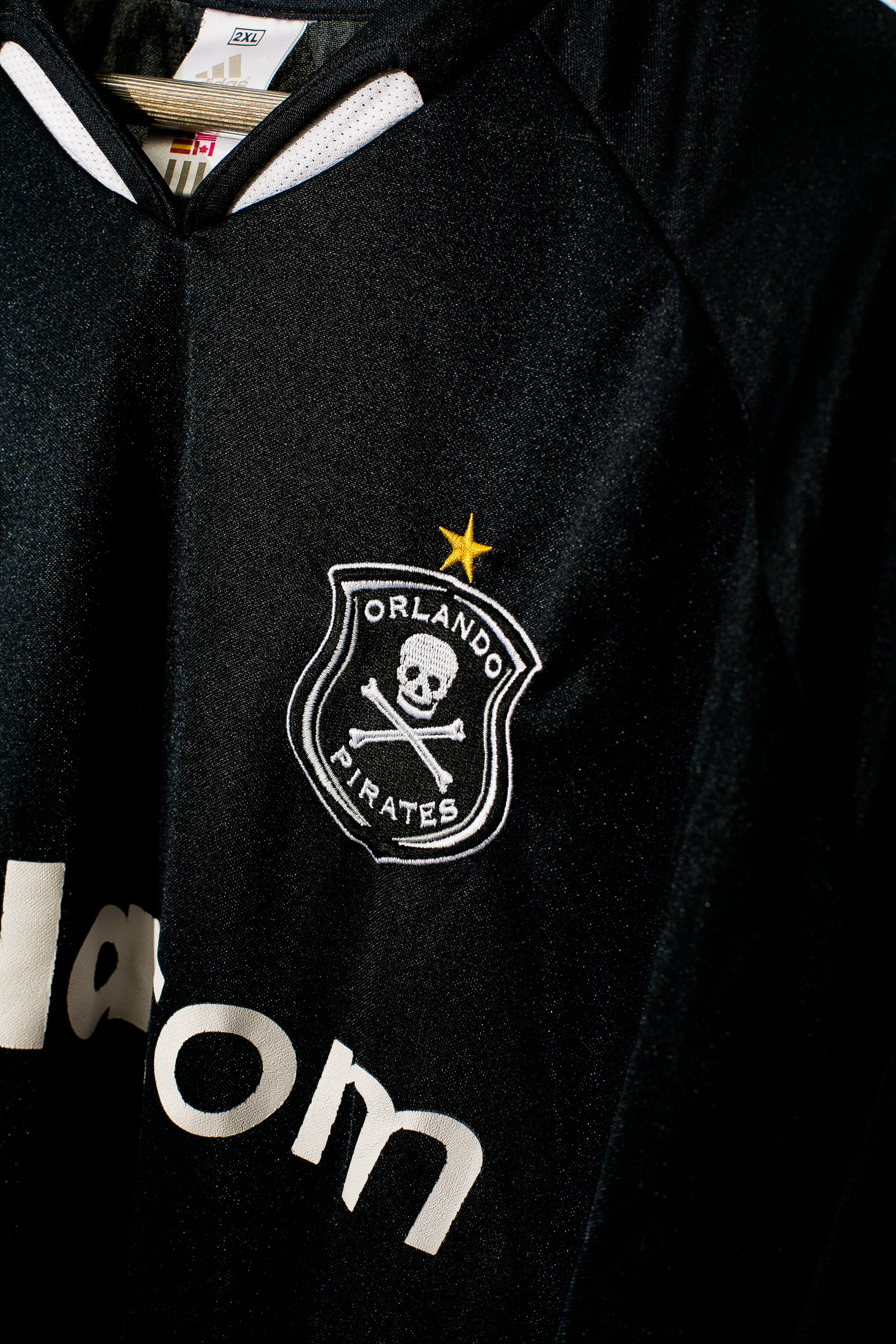 2004 Orlando Pirates Home Jersey XXL - Authentic Soccer Shirt for Fans & Collectors - Perfect for Matches, Gifts & Memorabilia