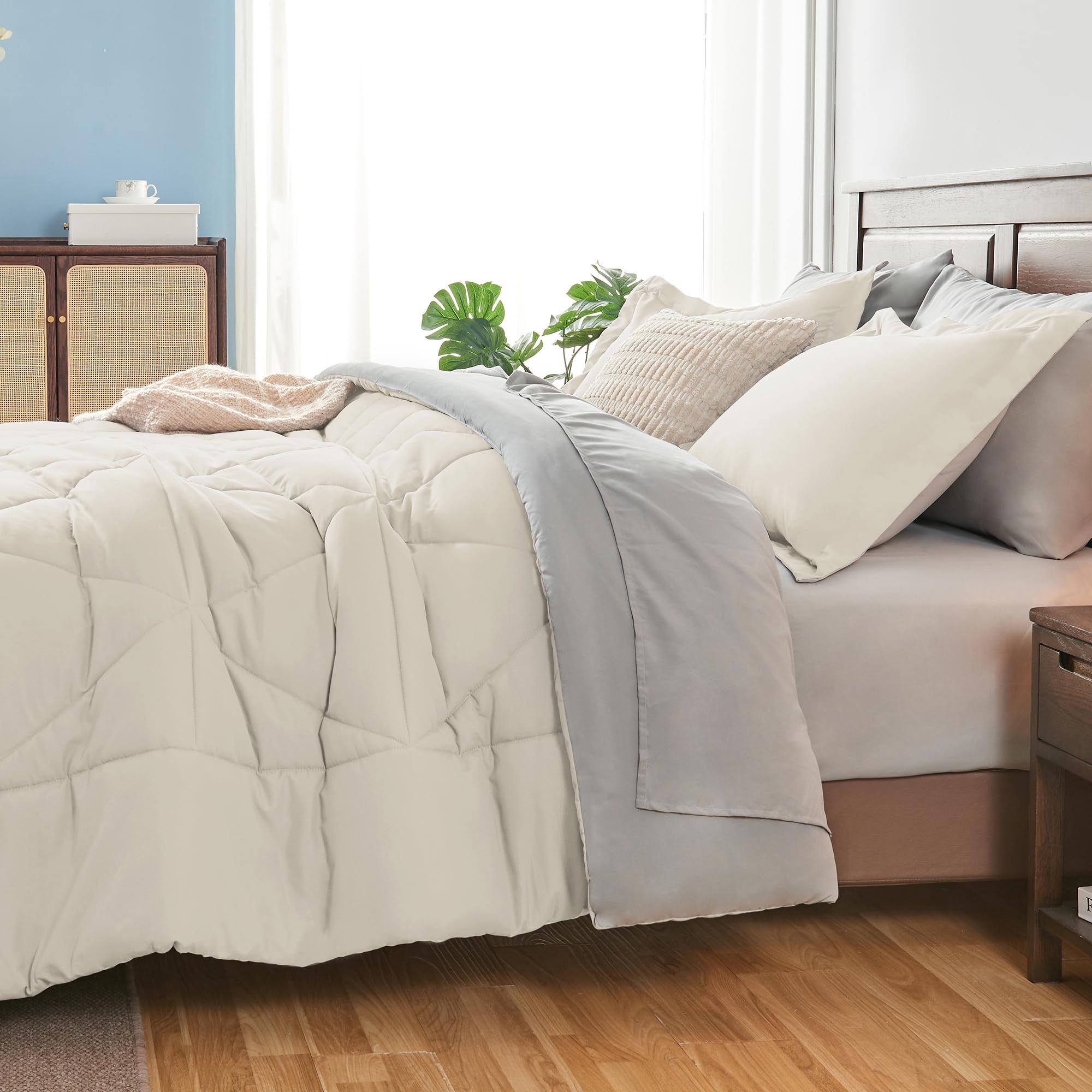 BEDELITE Twin Comforter Set 5-Piece Bed in a Bag - Ultra Soft Reversible Microfiber Bedding Set in Beige | Includes Comforter, Sheets, Pillowcases & Shams | All-Season Luxury Bedding for Kids, Teens & Adults | Perfect for Dorm Rooms, Guest Beds & Cozy Home Decor