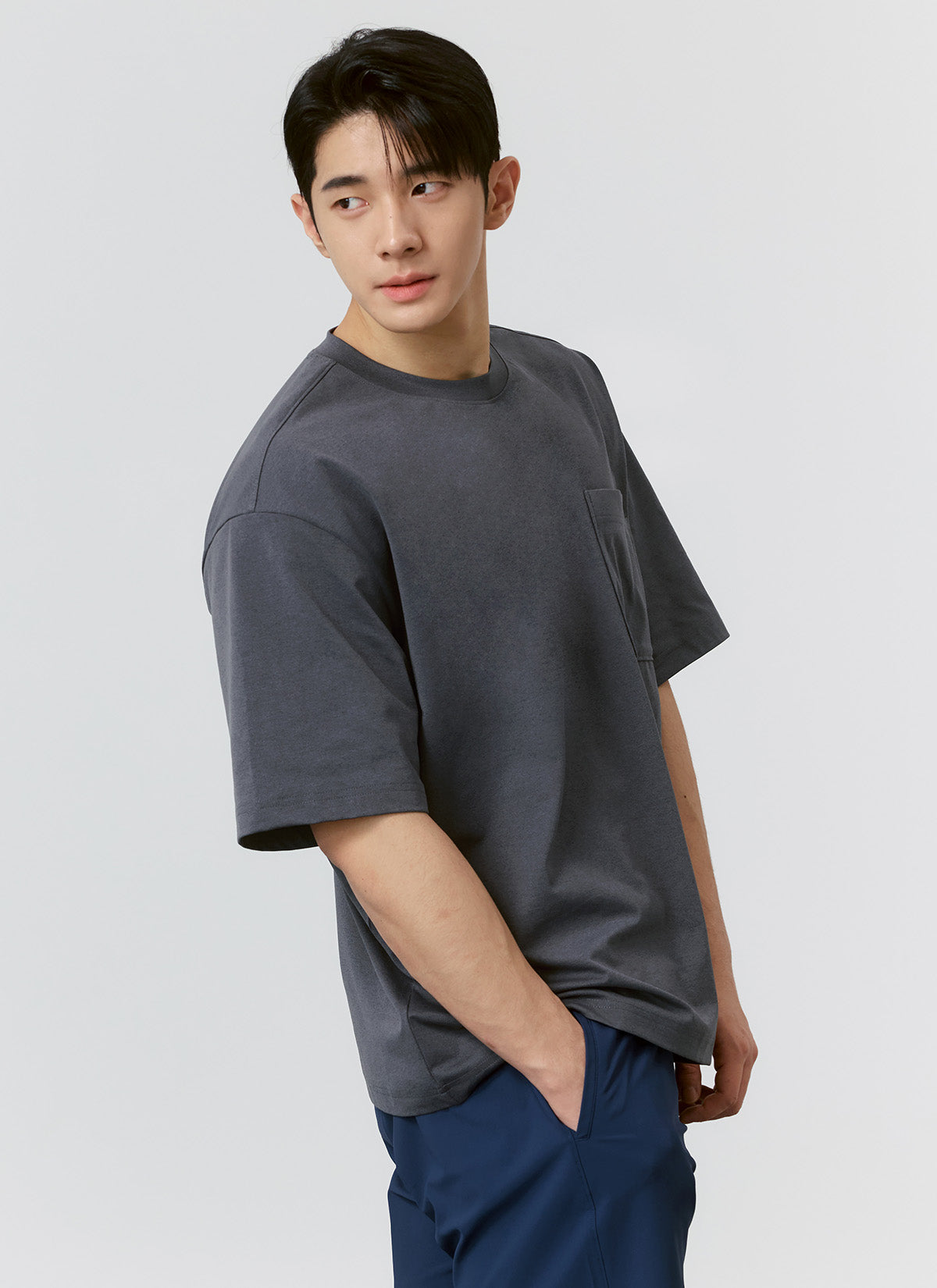 Cool Breeze Oversized Pocket Short Sleeve T-Shirt for Men - Casual Summer Comfort Wear for Beach, Travel & Lounge