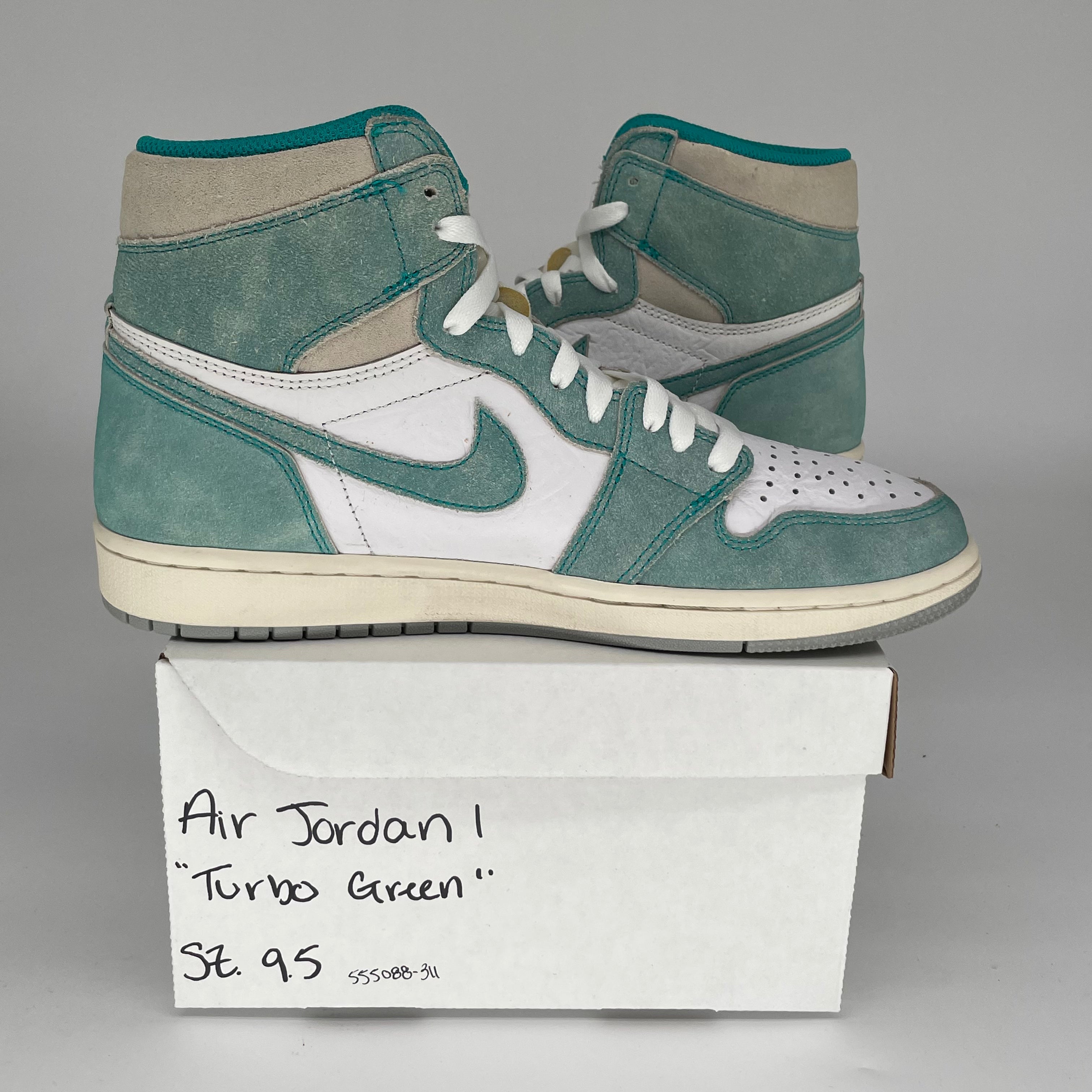 AIR JORDAN 1 Retro High OG 