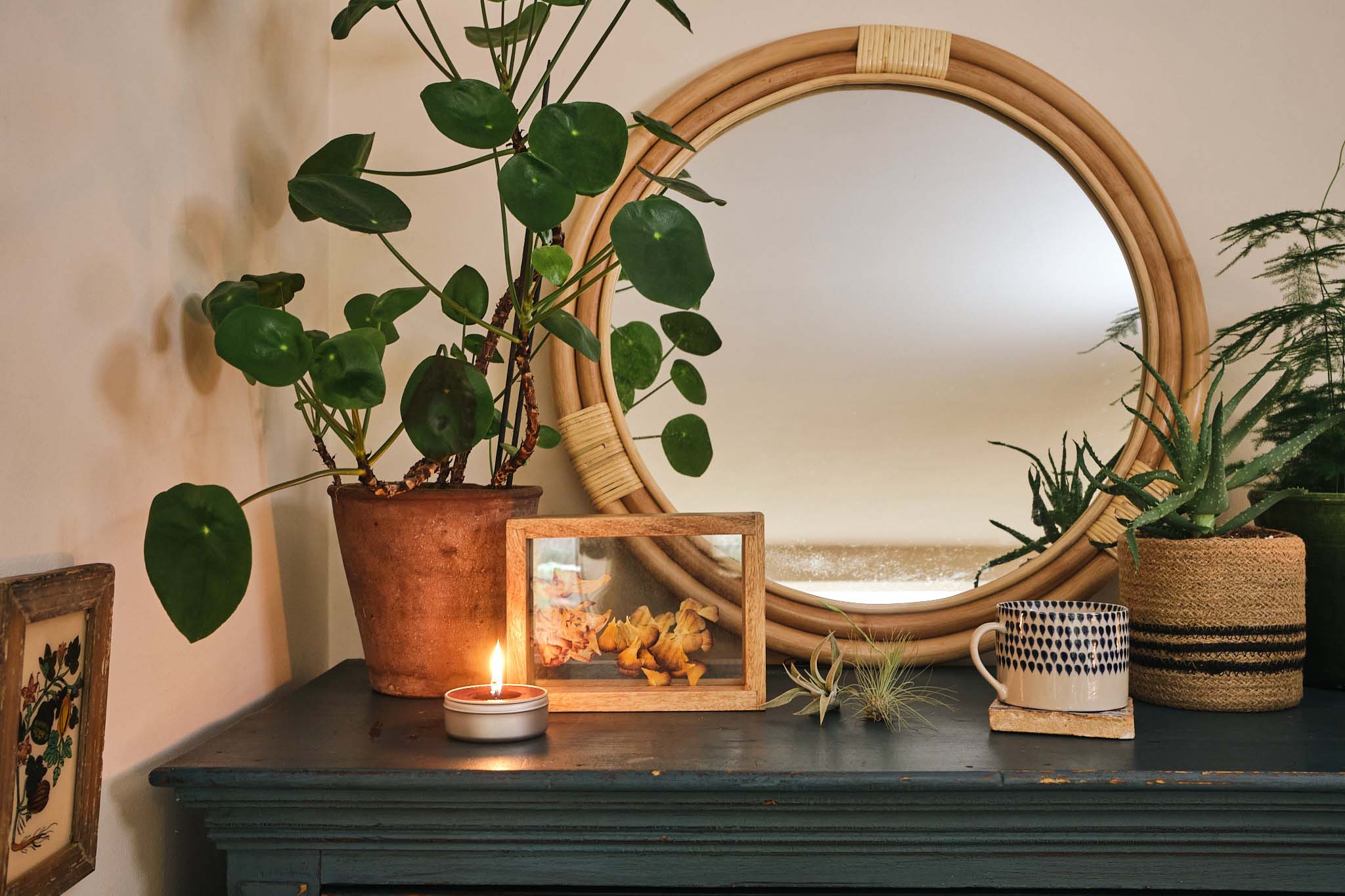 Round Rattan Wall Mirror - Boho Decor for Bedroom, Living Room & Bathroom - Handwoven Natural Rattan Frame - Perfect for Home, Apartment & Dorm Decor
