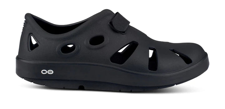 OOFOS Unisex Oocandoo Recovery Sandals - Black | Comfortable & Supportive Footwear for Men & Women | Perfect for Post-Workout, Beach & Everyday Wear
