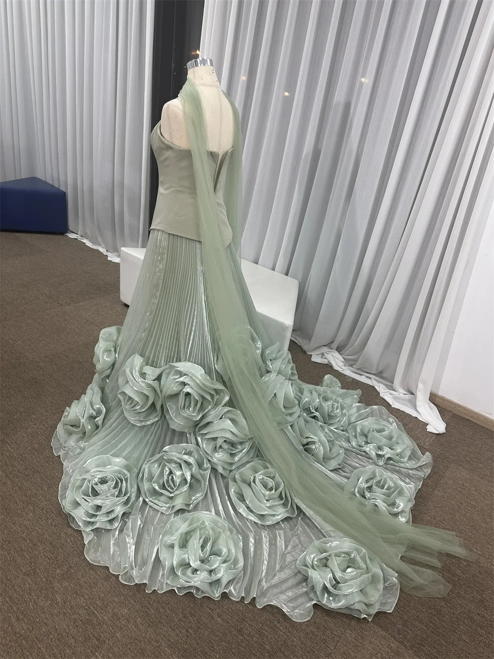 Elegant 3D Flowers Satin A-Line Wedding Dress - Strapless Sleeveless Evening Gown for Bridal, Prom & Formal Events | Perfect for Beach Weddings & Red Carpet Occasions