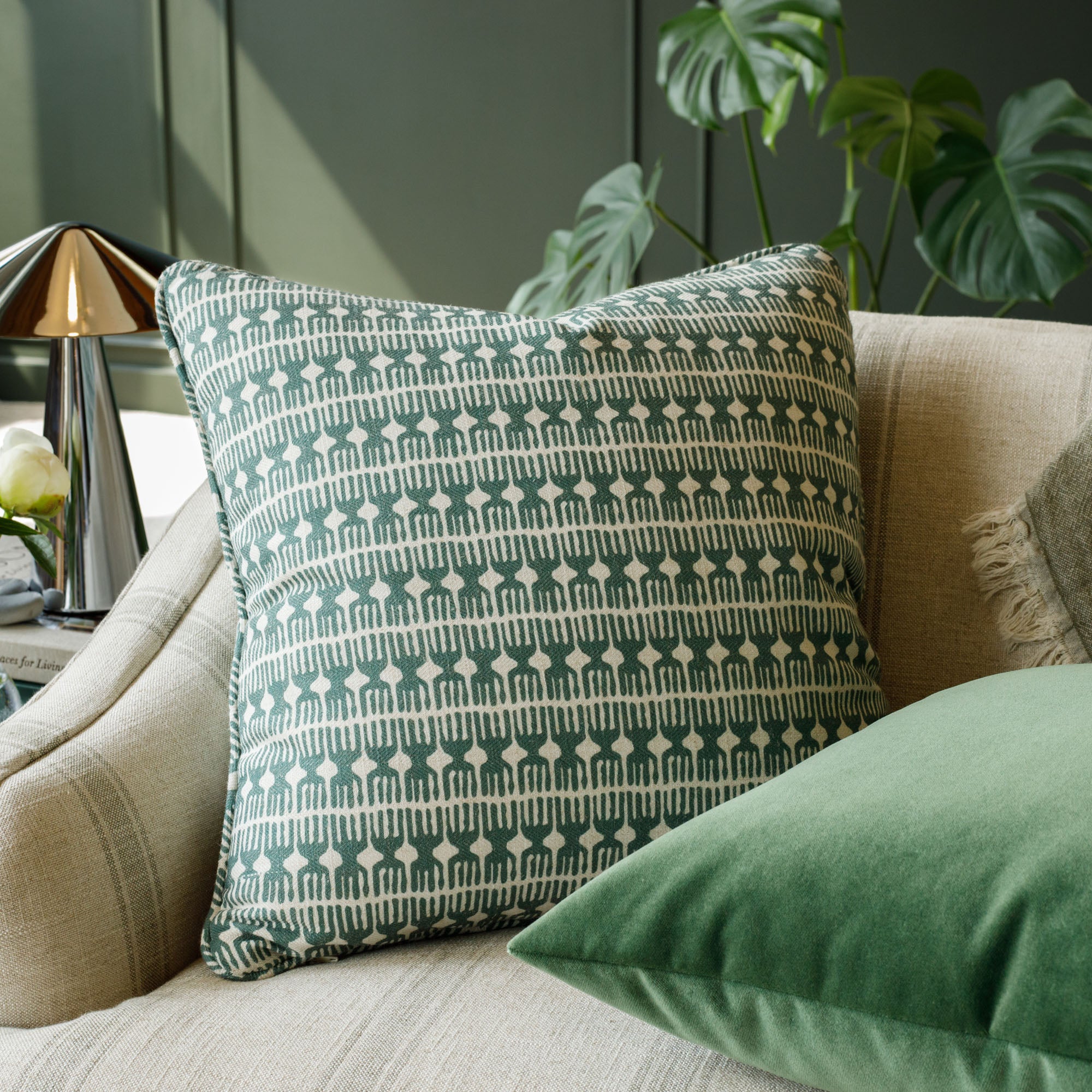 20x20 Emerald Green Decorative Throw Pillow Cover - Soft & Stylish Cushion for Sofa, Bed, Living Room & Home Decor
