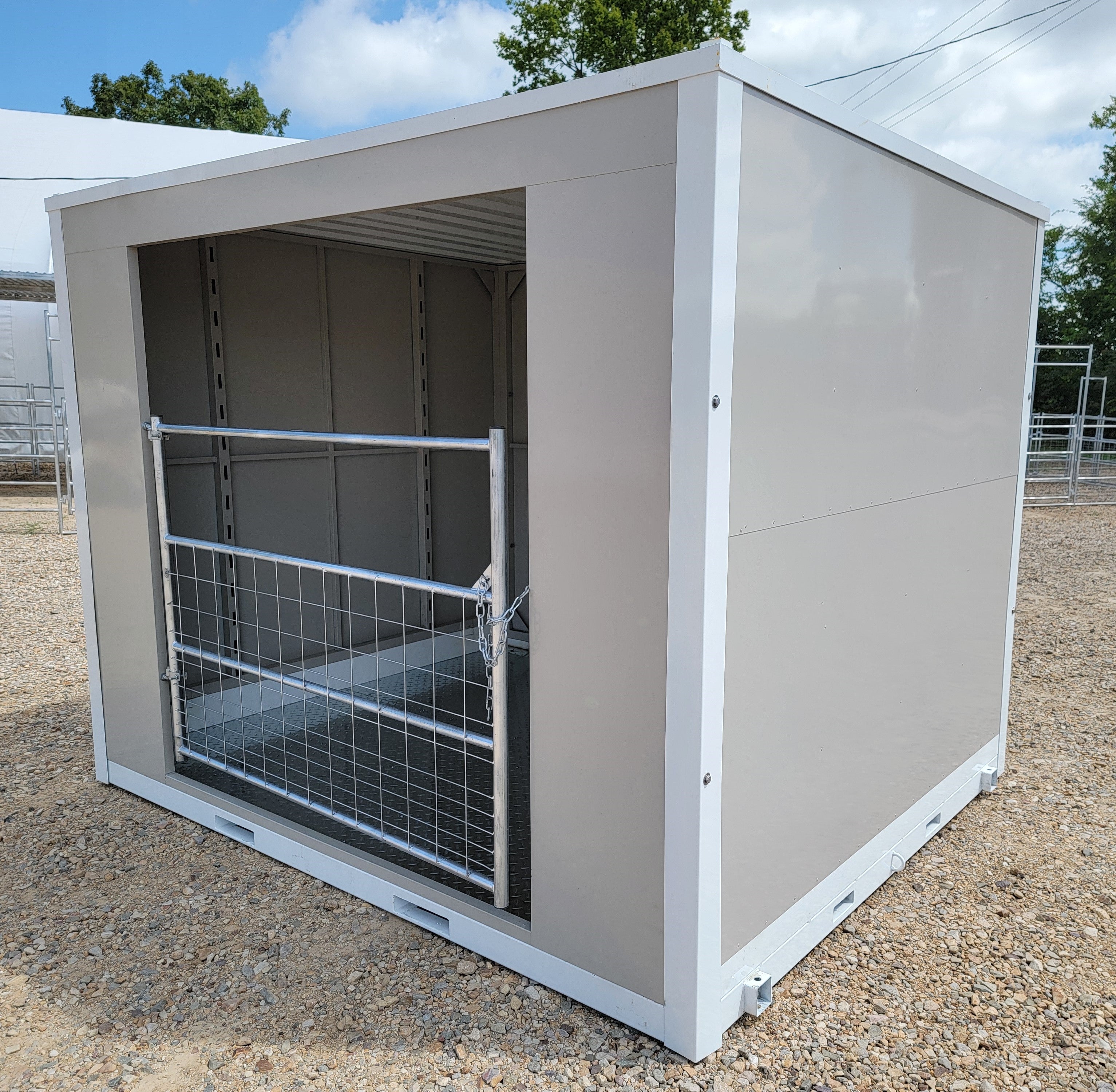 8'x10' Portable Livestock Stall - Relocatable Storage Shed & Loafing Shelter for Horses, Cattle & Farm Animals | Durable Farm Building for Pastures, Barns & Ranches