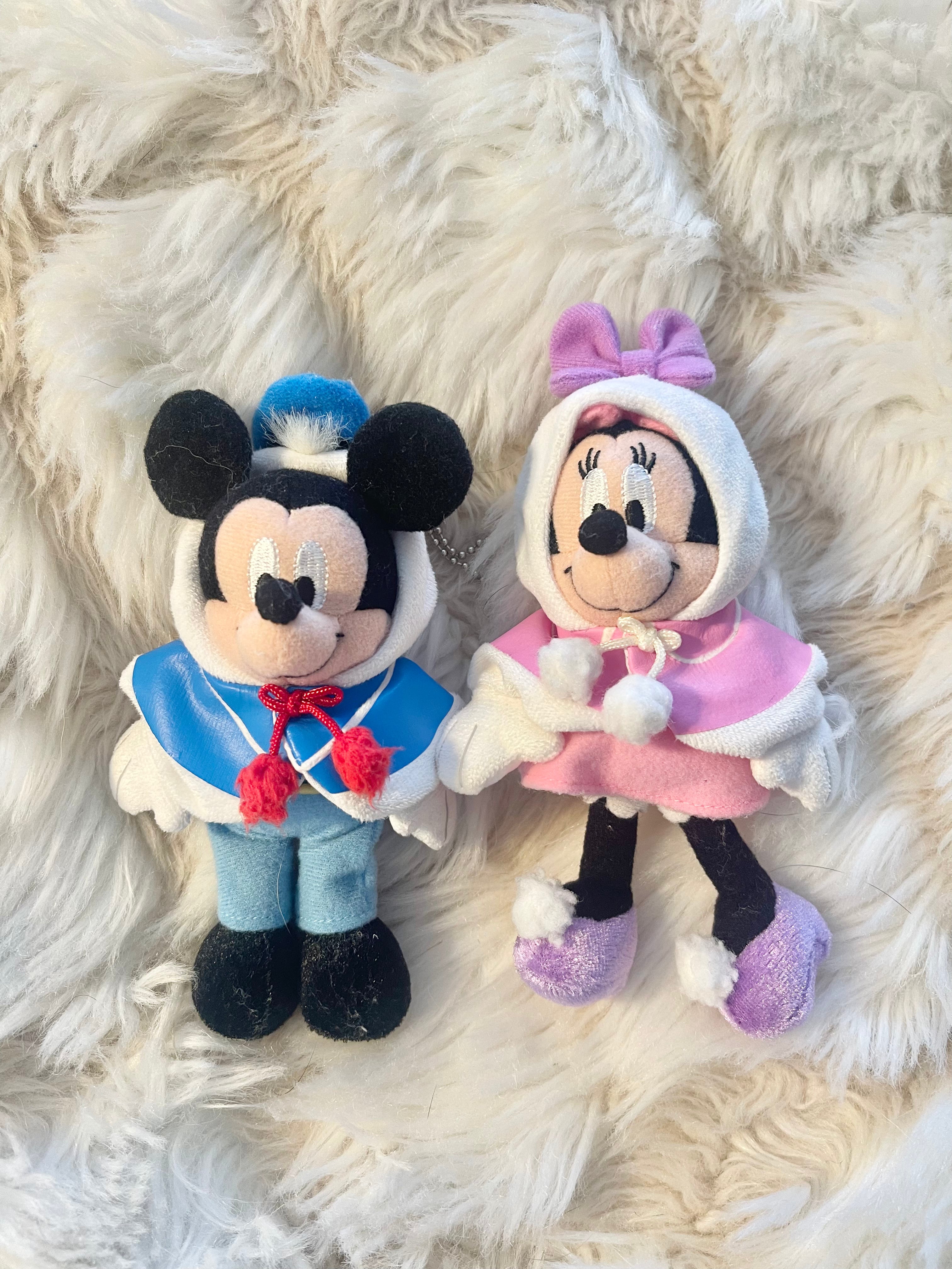 Tokyo Disney Mickey & Minnie Mouse Donald & Daisy Duck Plush Keychain - Cute Character Badge for Backpacks, Bags, Gifts & Disney Fan Collections