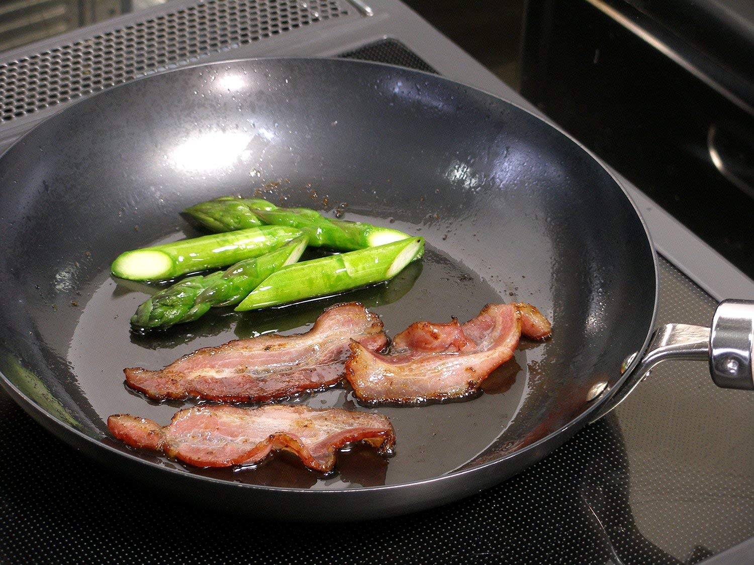 Riverlight K1228 Iron Nitride Frying Pan - 11 Inch (28cm) Non-Stick Skillet, IH Compatible & Rust Resistant Wok - Perfect for Stir-Fry, Sautéing & Home Cooking