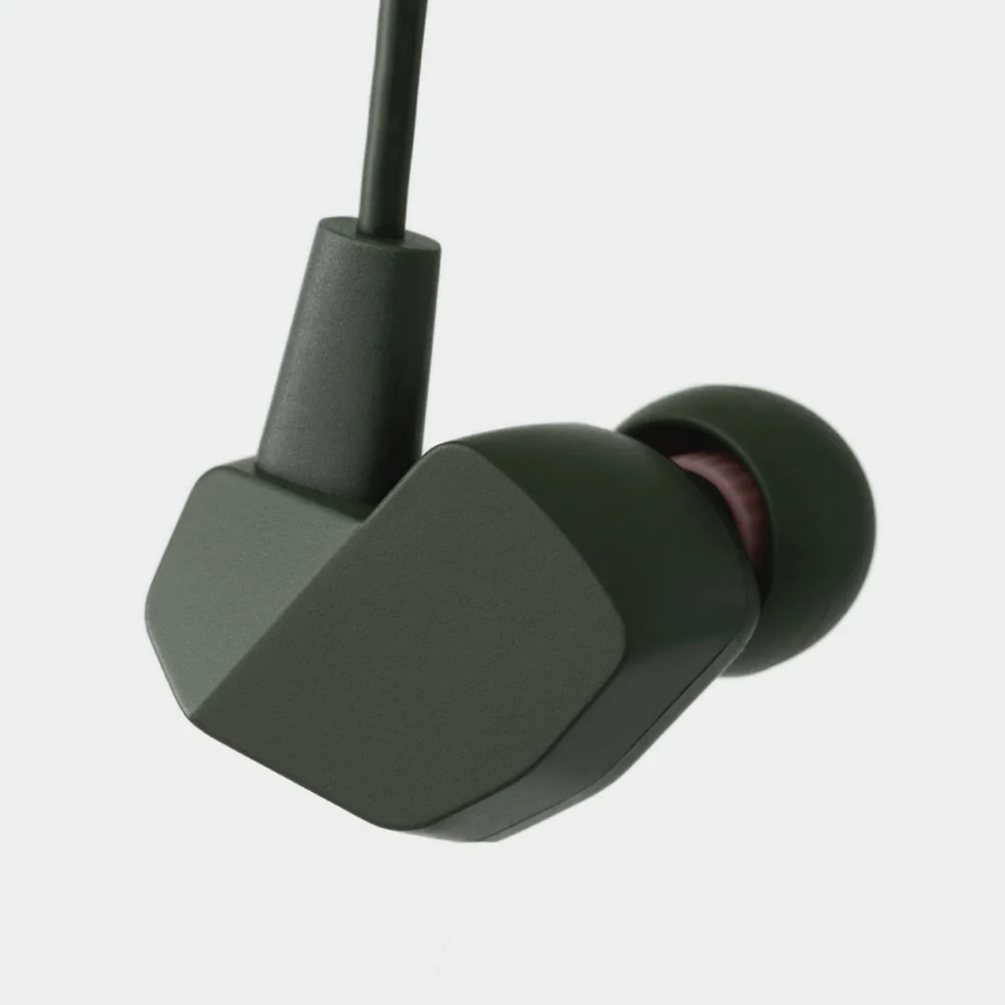 Final Audio VR2000 High-Fidelity In-Ear Earphones with Noise Isolation - Perfect for Gaming, Music, and Travel