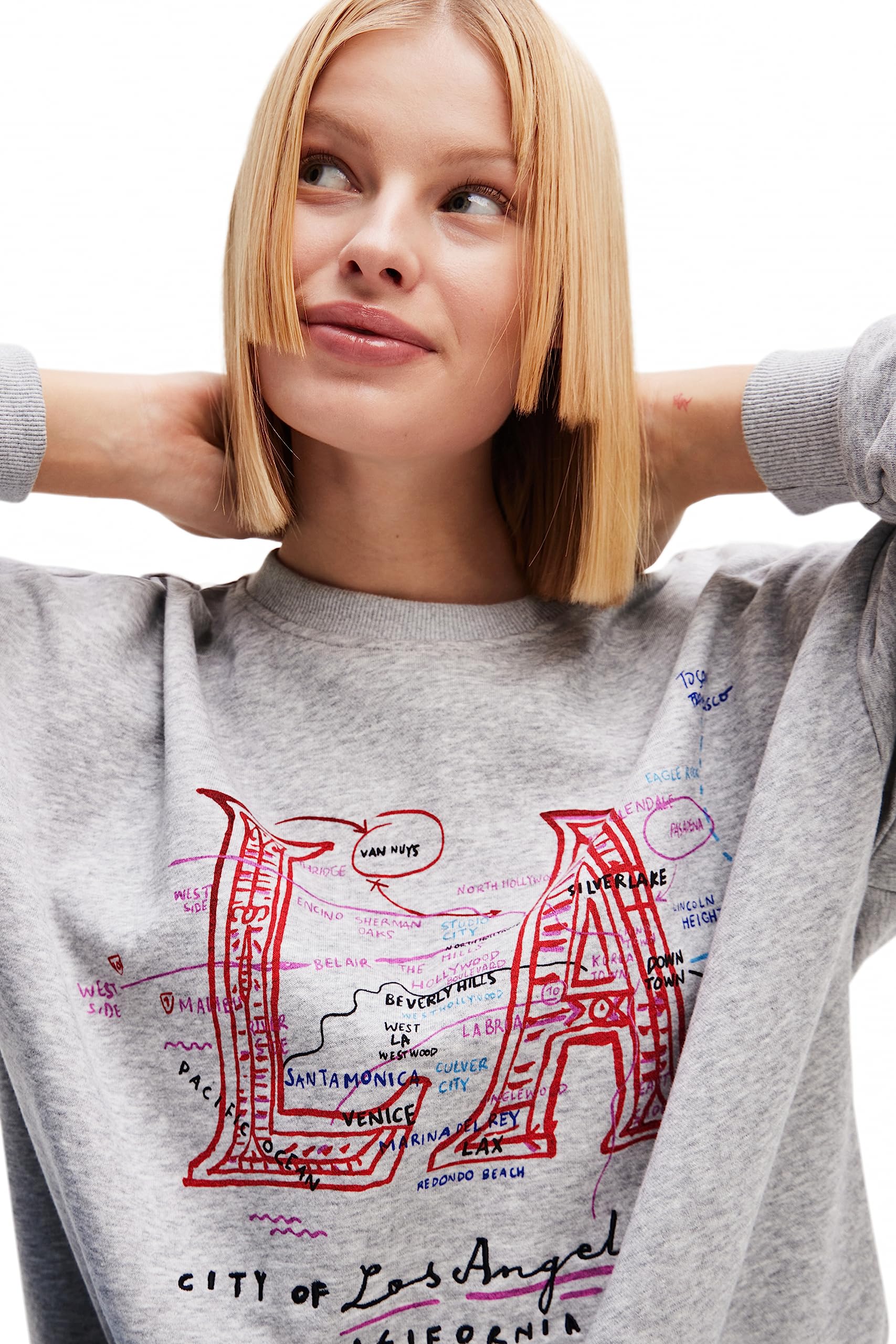 Desigual Women's Long Sleeve Knit Sweater - Cozy Pullover for Fall & Winter - Perfect for Casual Outfits, Office Wear & Holiday Gatherings
