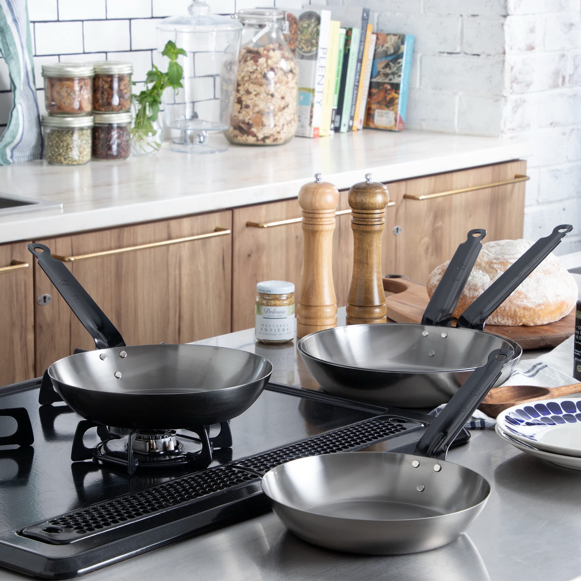 Endoshoji TKG AHL17022 8.7 Inch Iron Frying Pan - 22cm Non-Stick Skillet with 8.3 Inch Handle - Perfect for Searing, Frying & Cooking Steak, Eggs & Pancakes
