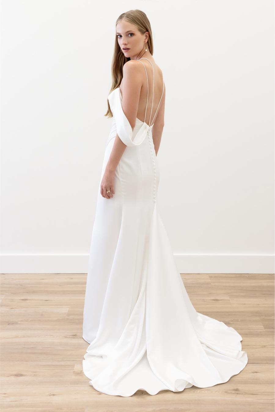 Willowby by Watters Lia Wedding Gown - Elegant Lace Bridal Dress for Beach, Garden & Outdoor Ceremonies