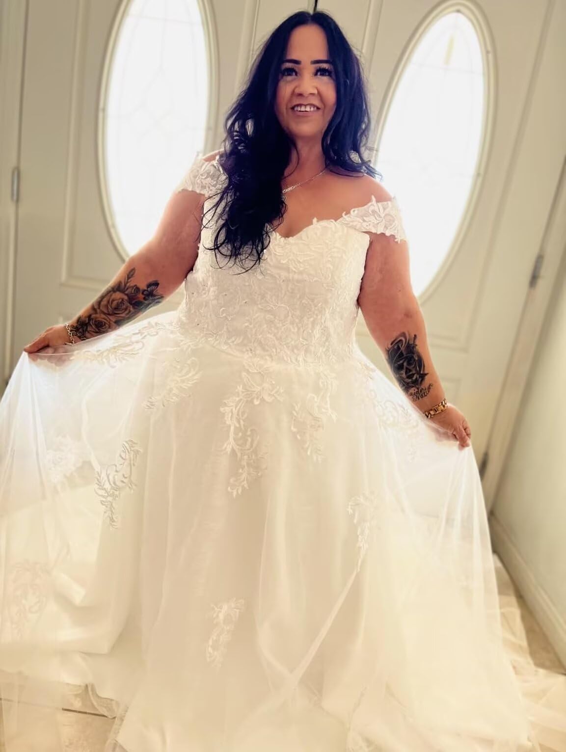 Elegant Off Shoulder Lace Wedding Dress with Train - Princess Tulle Ball Gown for Bride | Perfect for Church Ceremony, Beach Wedding & Romantic Photoshoots