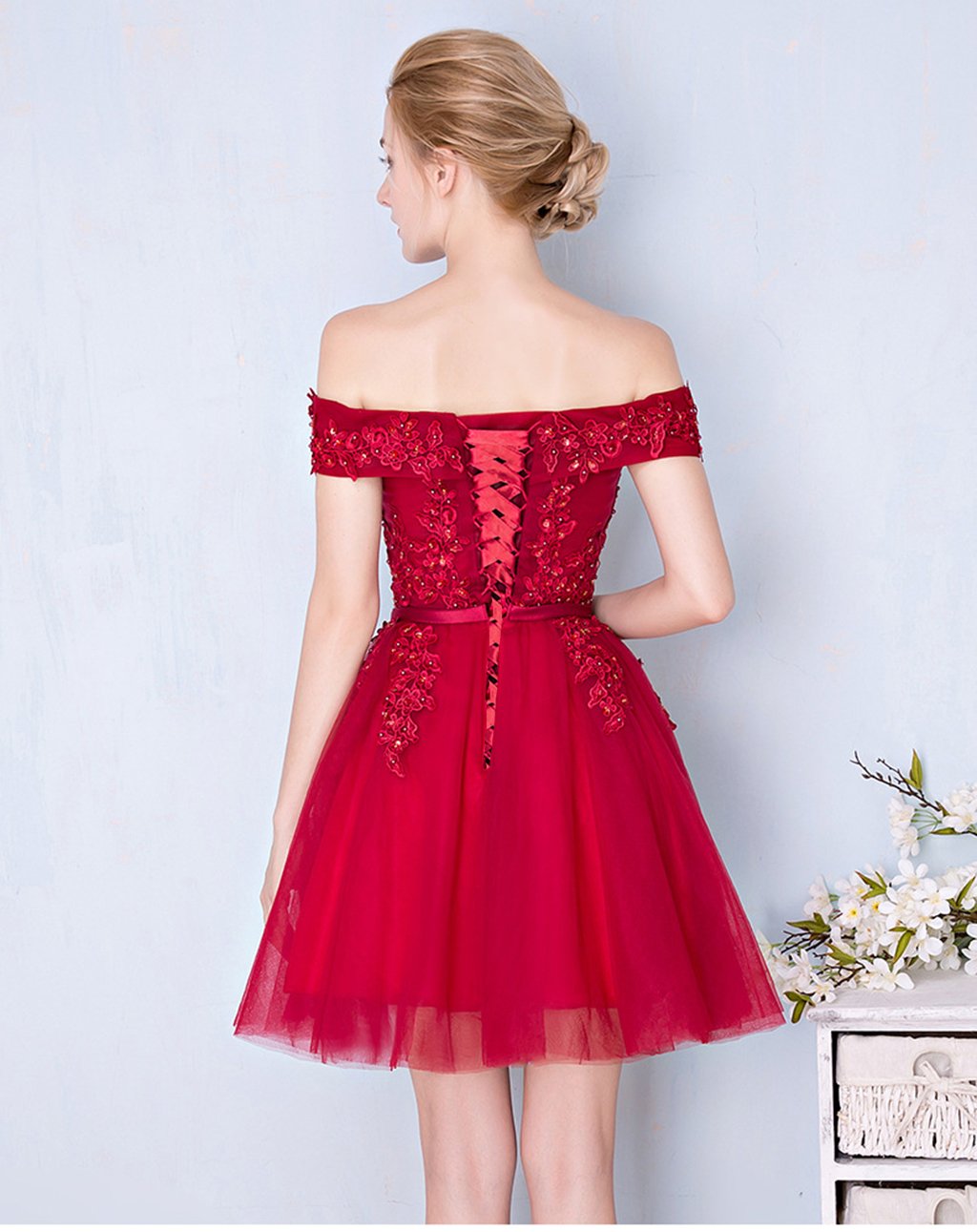 Elegant Women's Short Lace Homecoming Dress - Knee Length Formal Cocktail Party Gown for Graduation, Prom & Special Occasions - Perfect for Evening Events, Weddings & Semi-Formal Gatherings