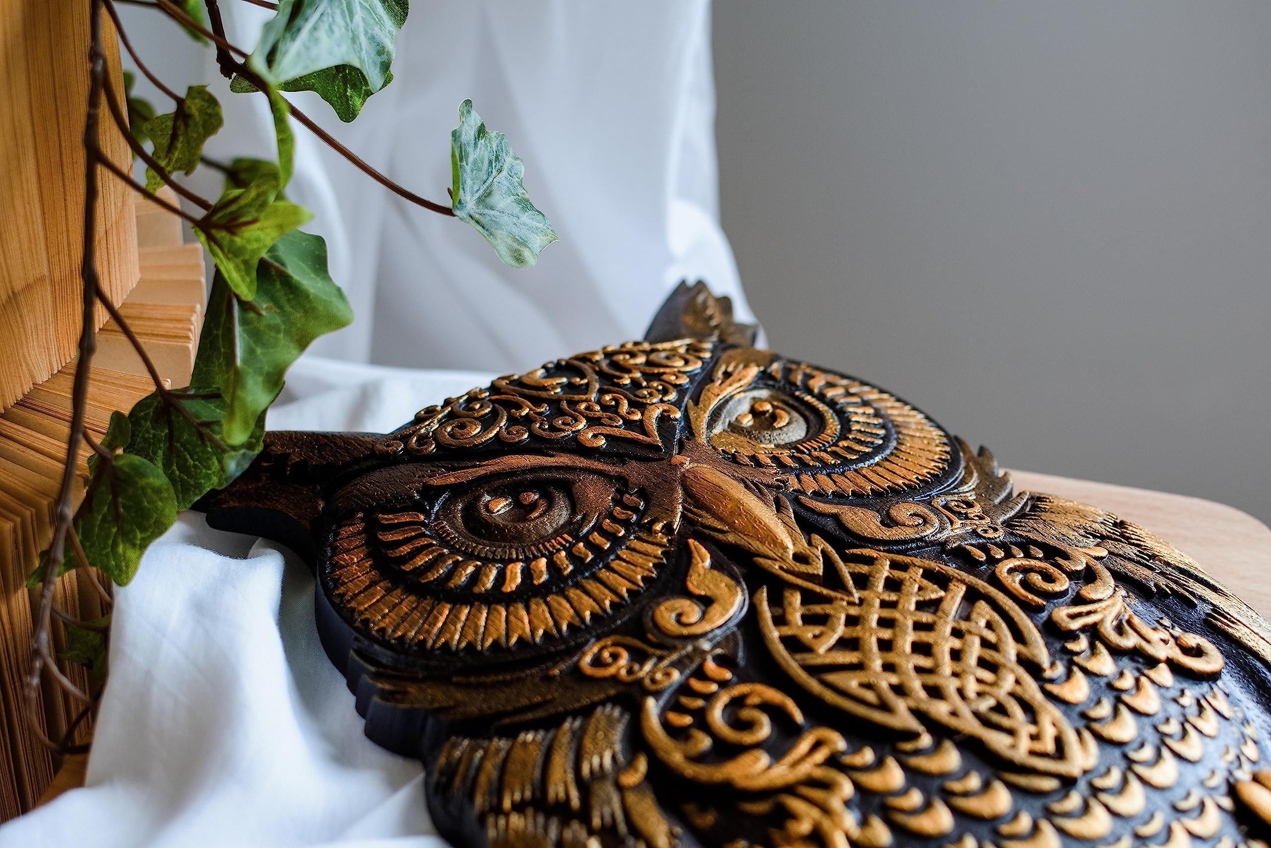 Wooden Carved Owl Key Holder Wall Hook - Unique Home Decor & Wall Art for Keys, Hats, and Coats | Perfect Housewarming Gift for Kitchen, Entryway, or Bedroom