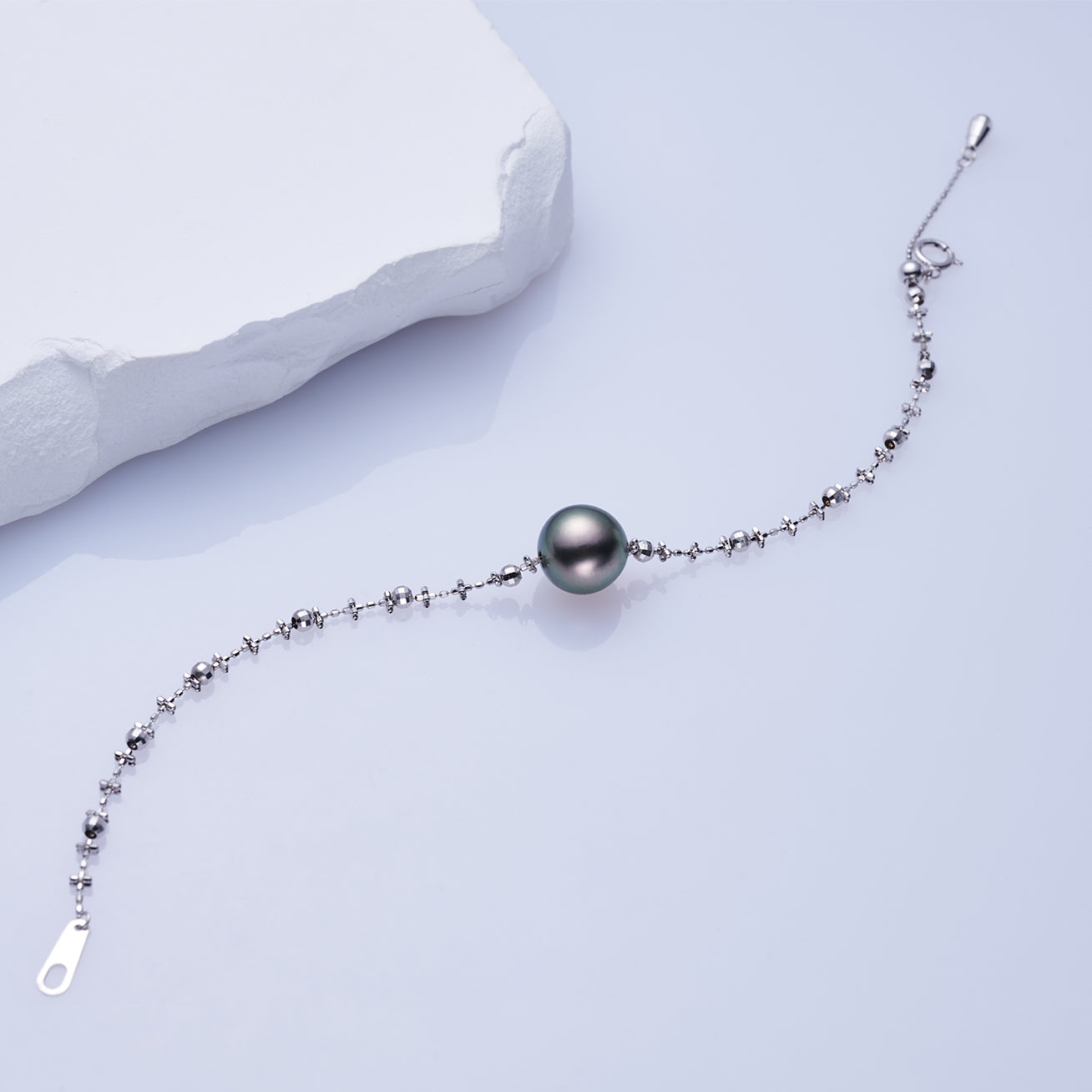 18K Solid Gold Tahitian Pearl Bracelet for Women | Elegant Handmade Jewelry Gift | Perfect for Weddings, Anniversaries & Special Occasions | KB00039