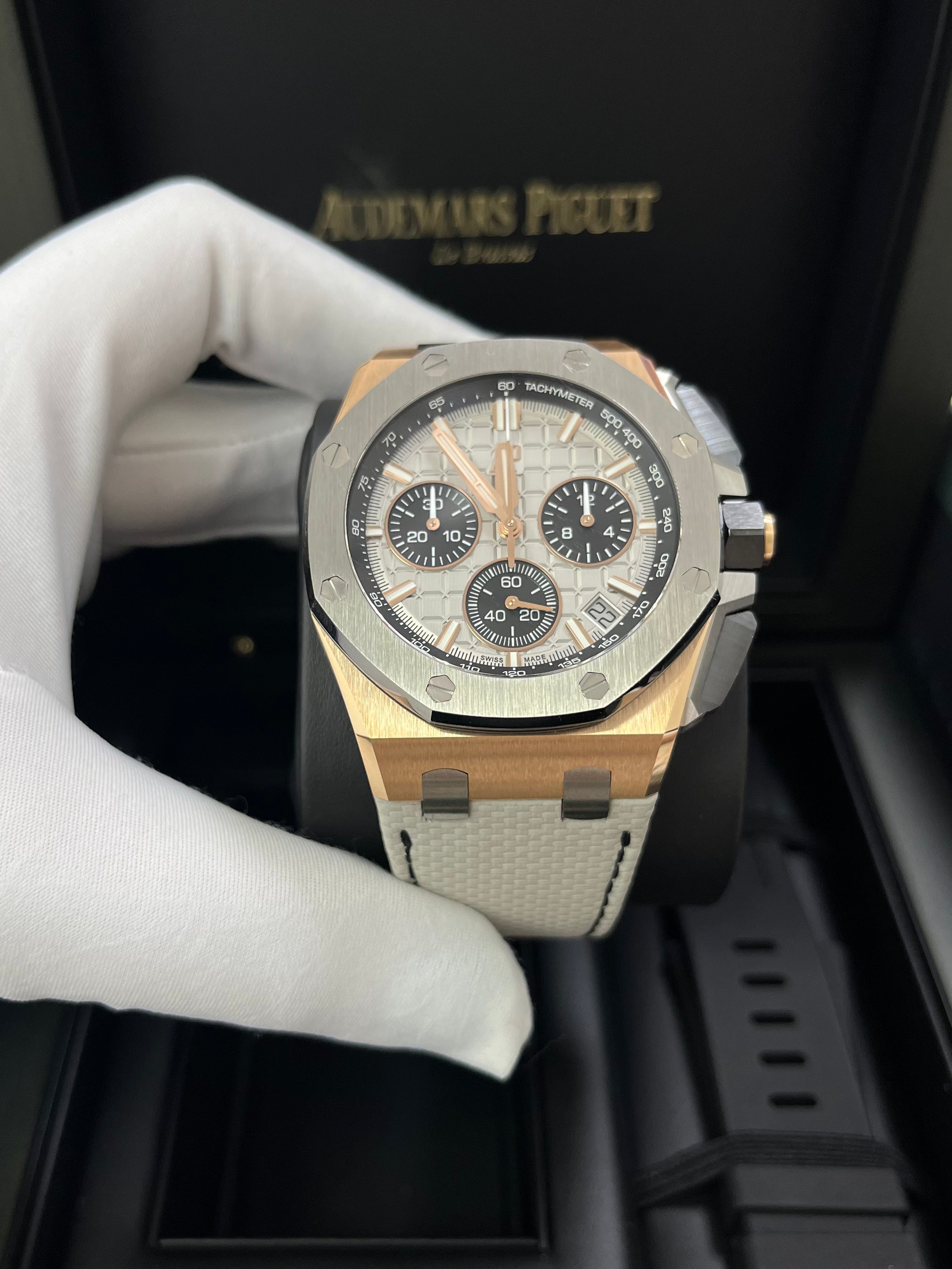 Audemars Piguet Royal Oak Offshore Chronograph 43mm Men's Watch - 18k Rose Gold & Titanium Case, Grey Dial (Ref# 26420OI.OO.A015VE.01) - Luxury Sports Watch for Business, Events & Collectors