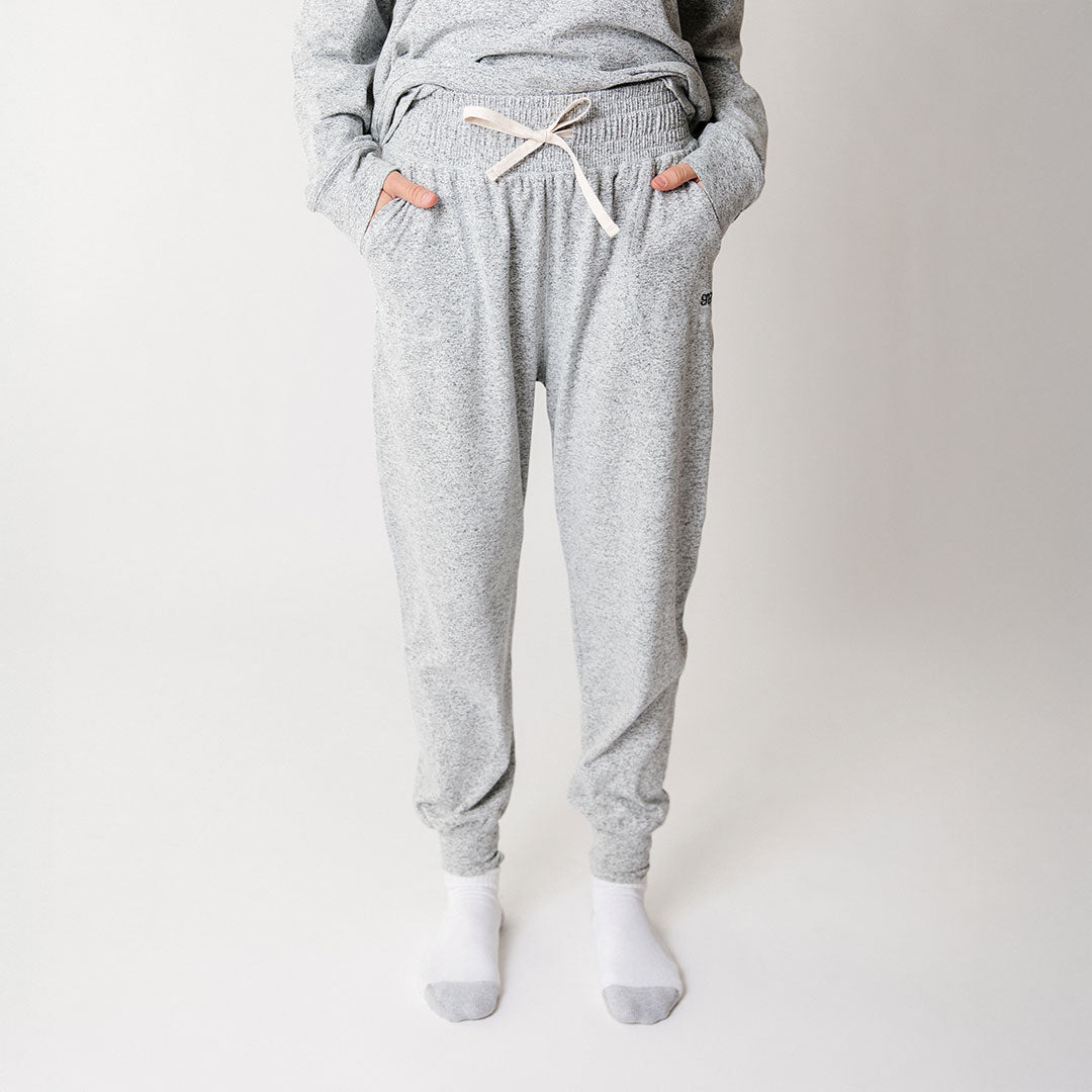 Best Carry On Joggers for Travel - Comfortable Heather Grey Sweatpants for Men & Women - Perfect for Airplane, Gym & Lounge Wear