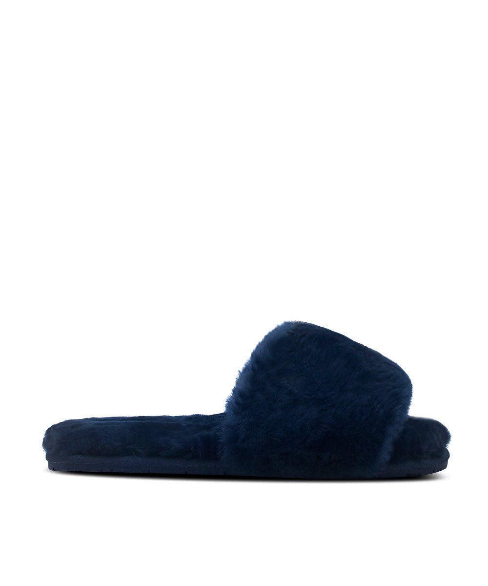 Women's UGG Fluffy Slippers - Cozy Indoor/Outdoor House Shoes for Winter Comfort - Perfect for Home, Lounge & Cold Weather Wear