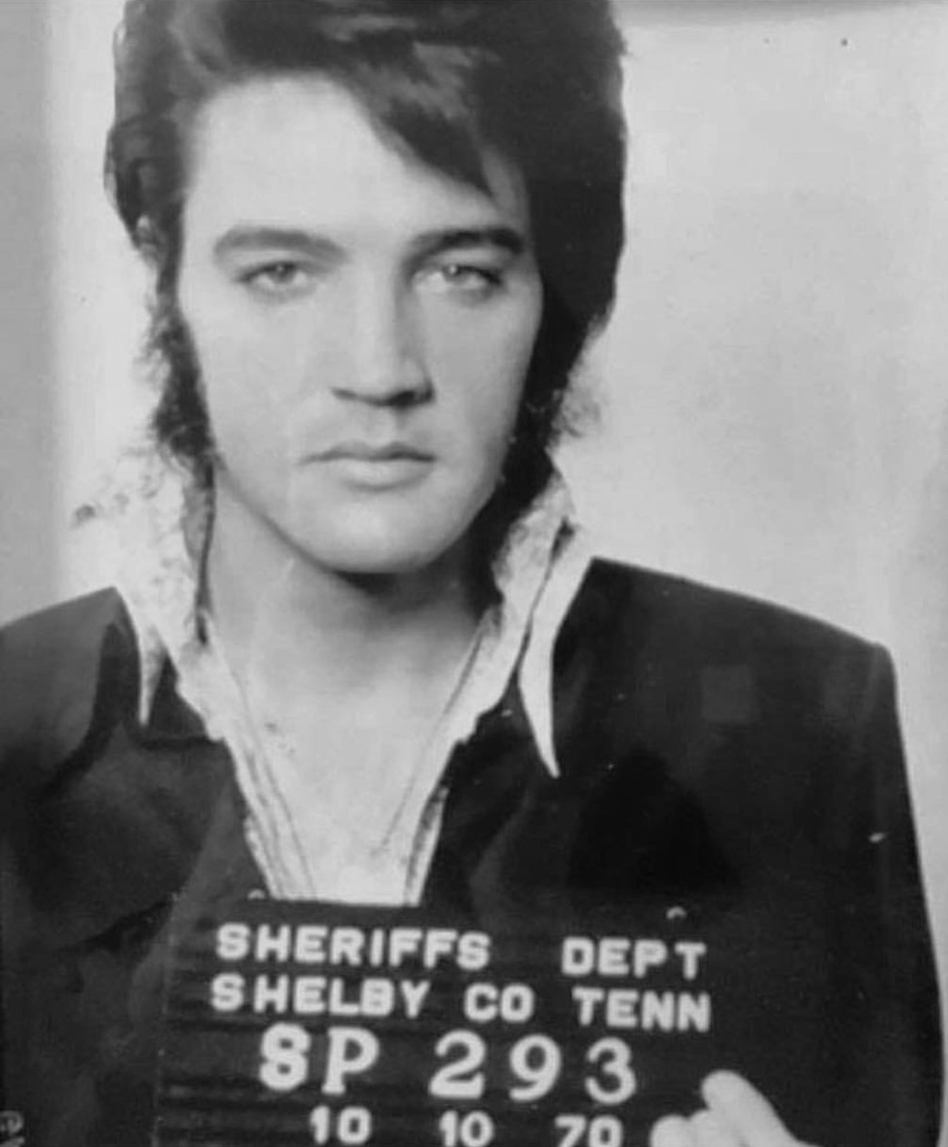 Elvis Presley Mug Shot Poster - High Gloss Premium Photo Print - Memphis Jail Portrait - Wall Art Decor for Home, Office & Music Fan Gifts