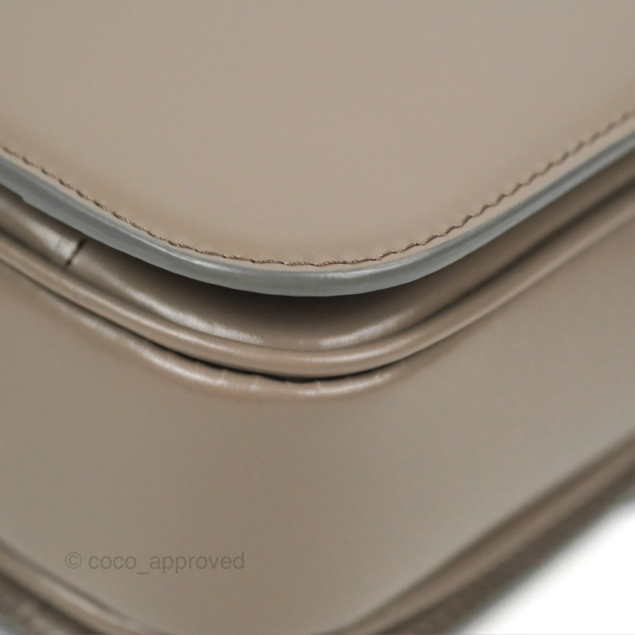 Celine Medium Triomphe Bag in Pebble Shiny Calfskin Leather - Luxury Handbag for Women, Perfect for Work, Date Night & Special Occasions