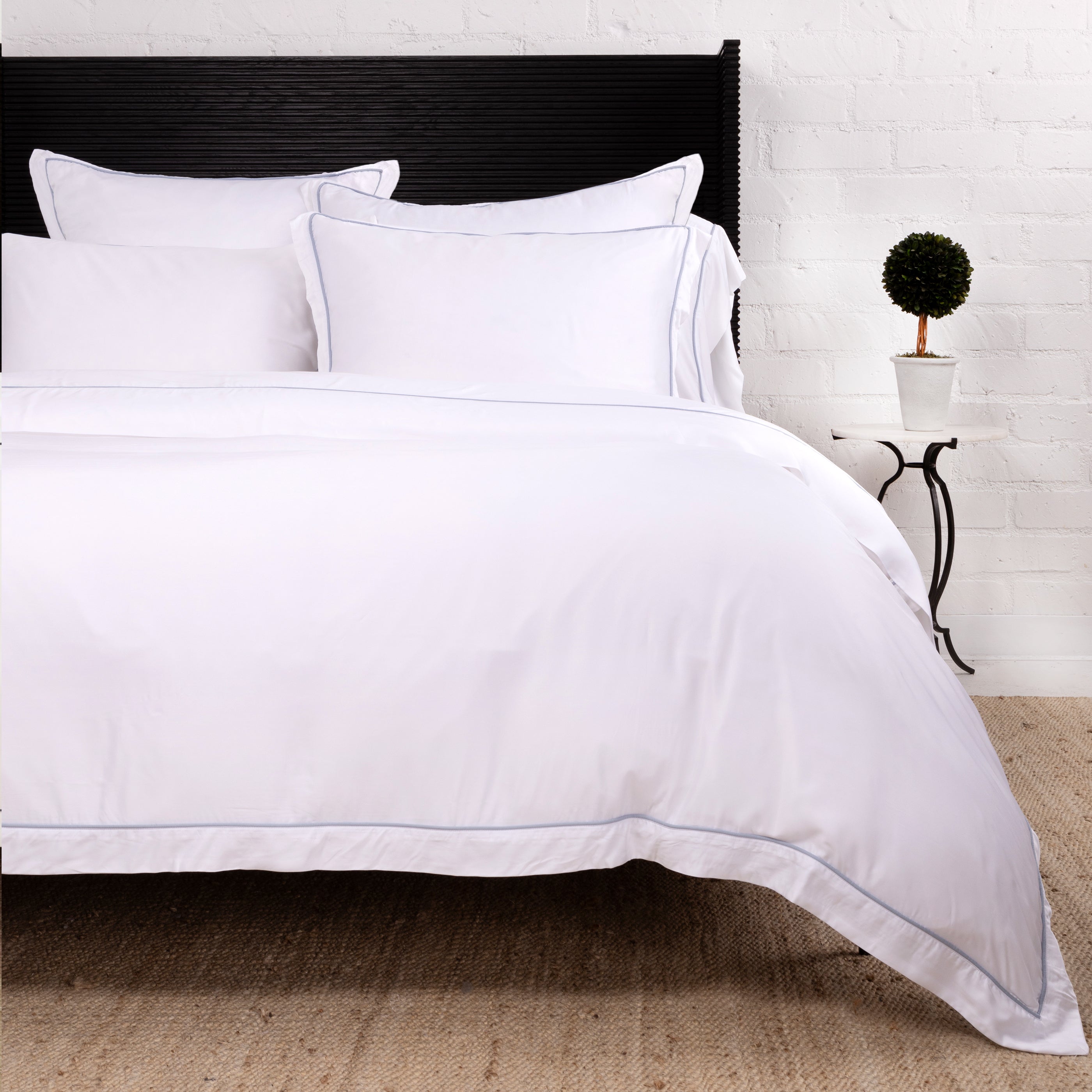 Sheena Bamboo Sateen Duvet Cover Set - Queen Size, Soft & Breathable Bedding Set for Luxurious Sleep - Perfect for Master Bedroom, Guest Room & Hotel Decor