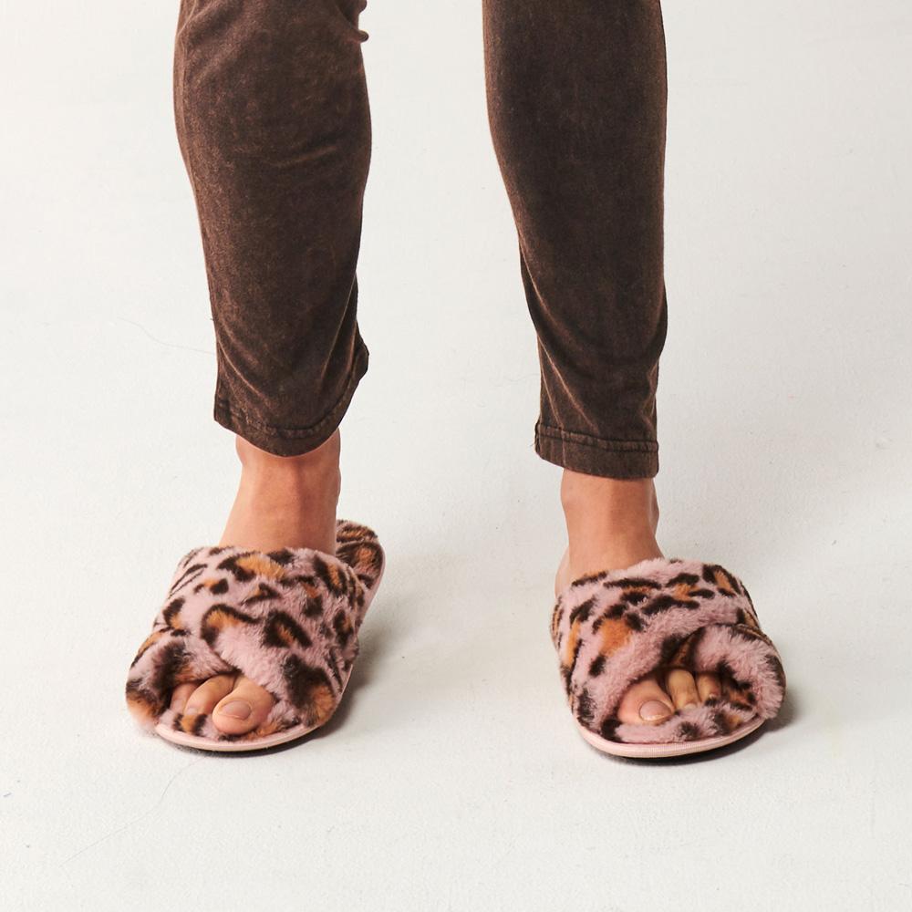Women's Pink Cheetah Print Fuzzy Slippers - Soft Indoor House Shoes for Comfort & Warmth - Perfect for Lounge, Home, and Gift Giving