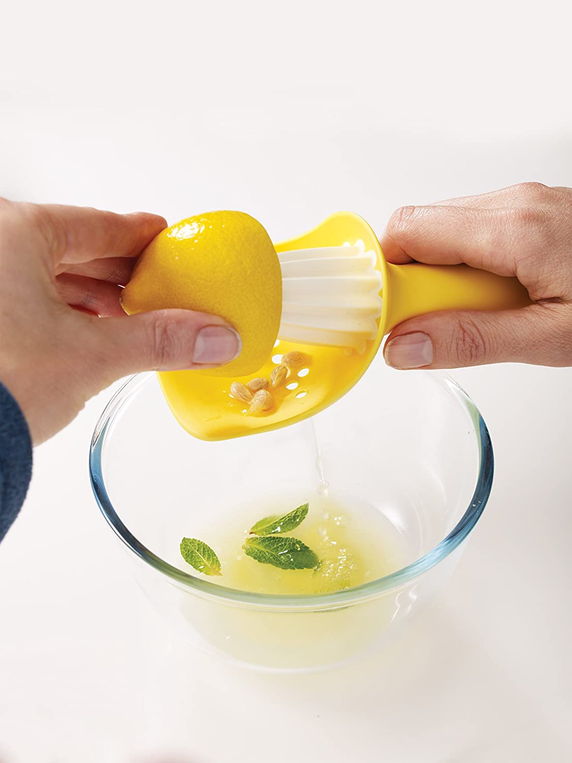 Premium Citrus Reamer - Handheld Lemon Lime Orange Juicer - Perfect for Fresh Juice, Cocktails, and Cooking - Durable Kitchen Tool for Bars, Restaurants, and Home Use