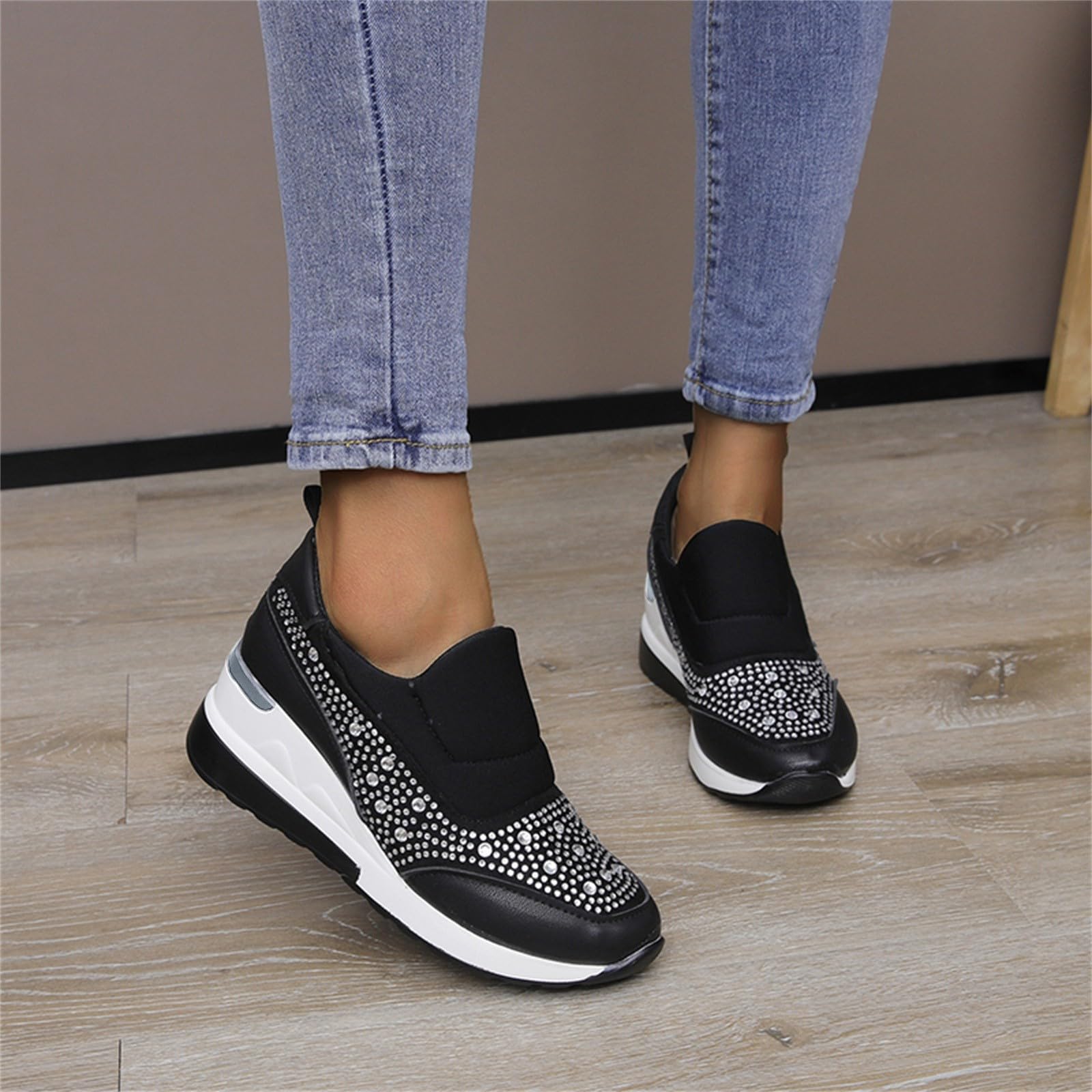**Wide Toe Box Dress Shoes for Women - Comfortable Workout Sneakers for Gym, Walking & Winter - Black Women's Athletic Shoes (Ideal for Office, Travel & Casual Wear)**