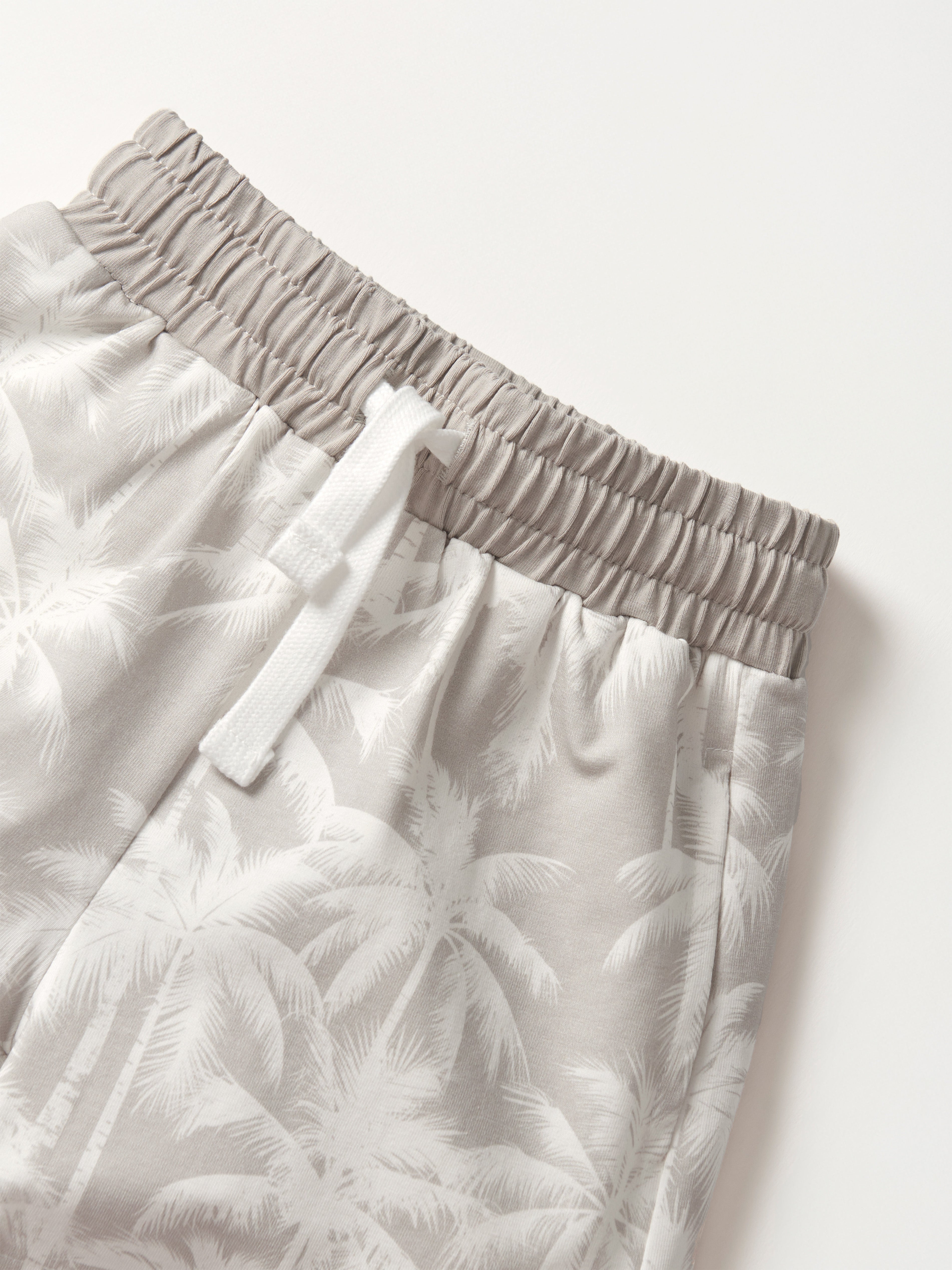 Stylish Palm Print Shorts for Women - Trendy Summer Casual Wear - Perfect for Beach, Vacation, and Everyday Outfits