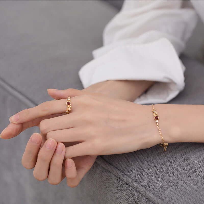 Elegant Rose Red Garnet Capricorn Ring for Women | Zodiac Birthstone Jewelry Gift | Perfect for Birthdays, Anniversaries & Special Occasions | R5838