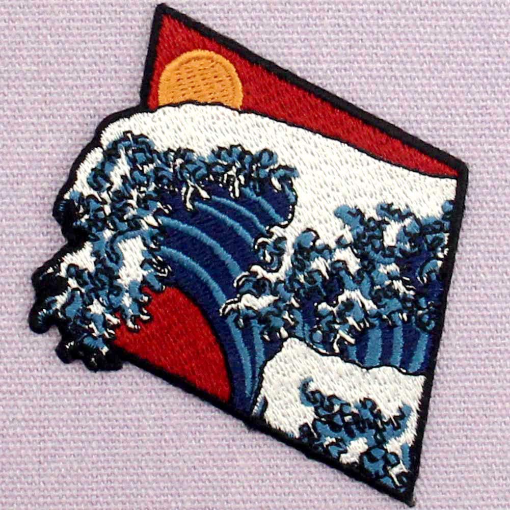 Tsunami Wave Embroidered Patch - Iron On & Sew On Applique Badge for Jackets, Bags & Hats - Durable Emblem for DIY Crafts & Costume Design