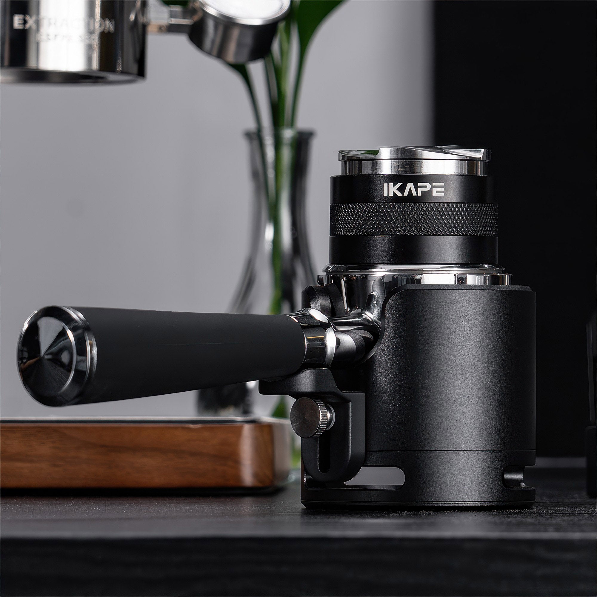 2 in 1 Adjustable Coffee Distributor & Tamper - Professional Espresso Tool for Baristas & Home Brewing - Perfect for Espresso Machine Preparation & Latte Art