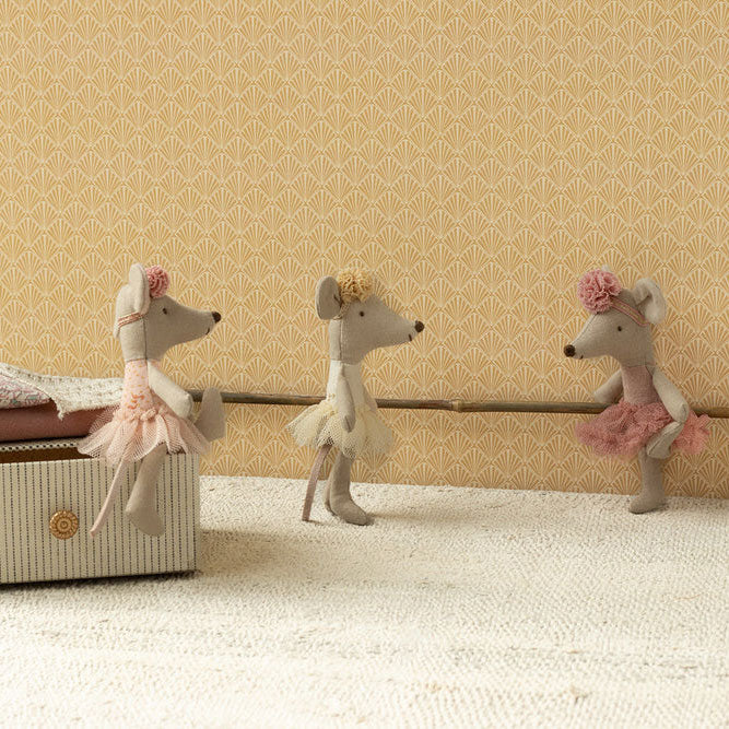Maileg Ballerina Mouse - Little Sister Off White | Adorable Collectible Doll for Kids' Playtime & Nursery Decor