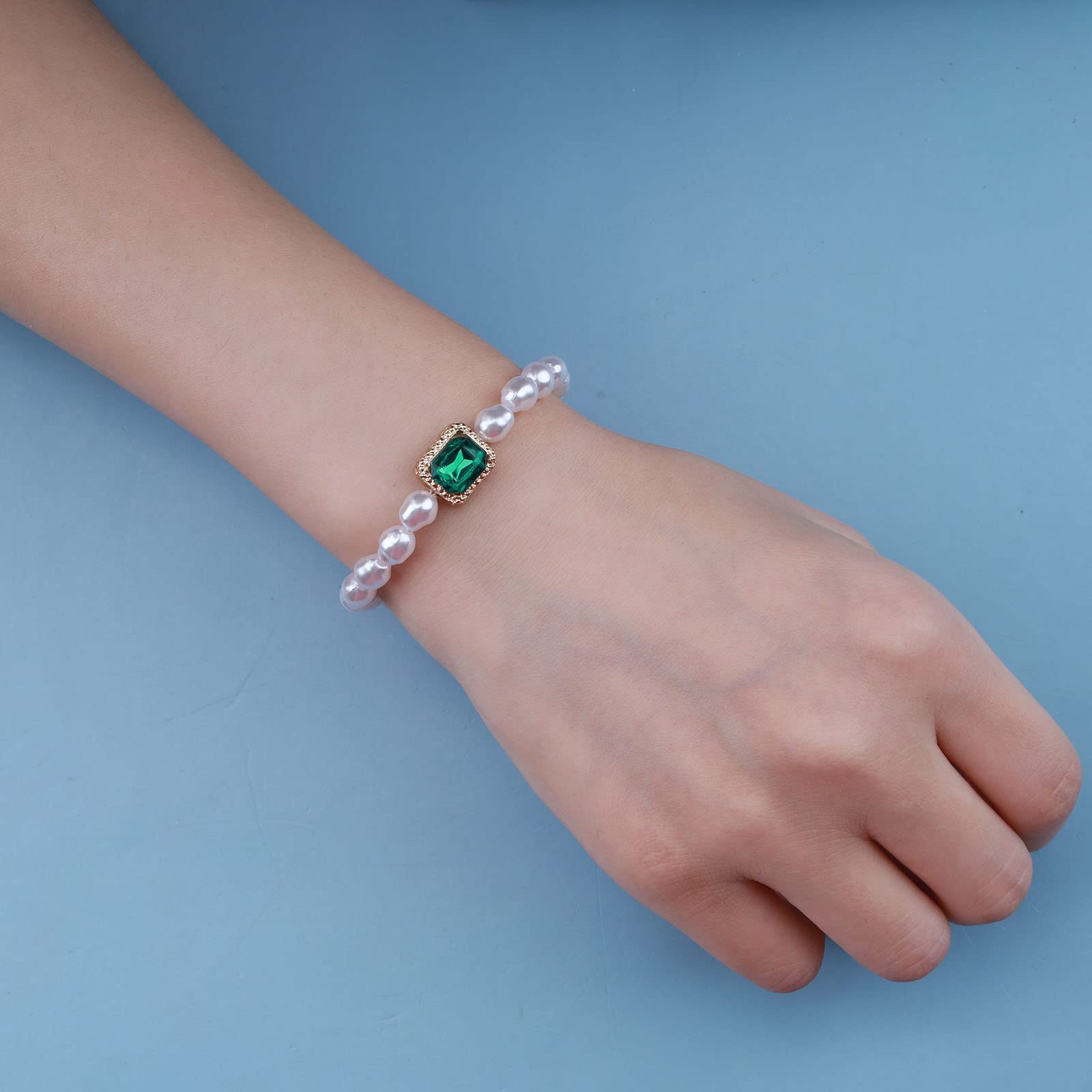 Vintage Green Emerald Crystal Beaded Pearl Bracelet for Women - Square Emerald & Strand Pearl Hand Chain Jewelry - Perfect for Bridal, Wedding, Boho Fashion & Special Occasions
